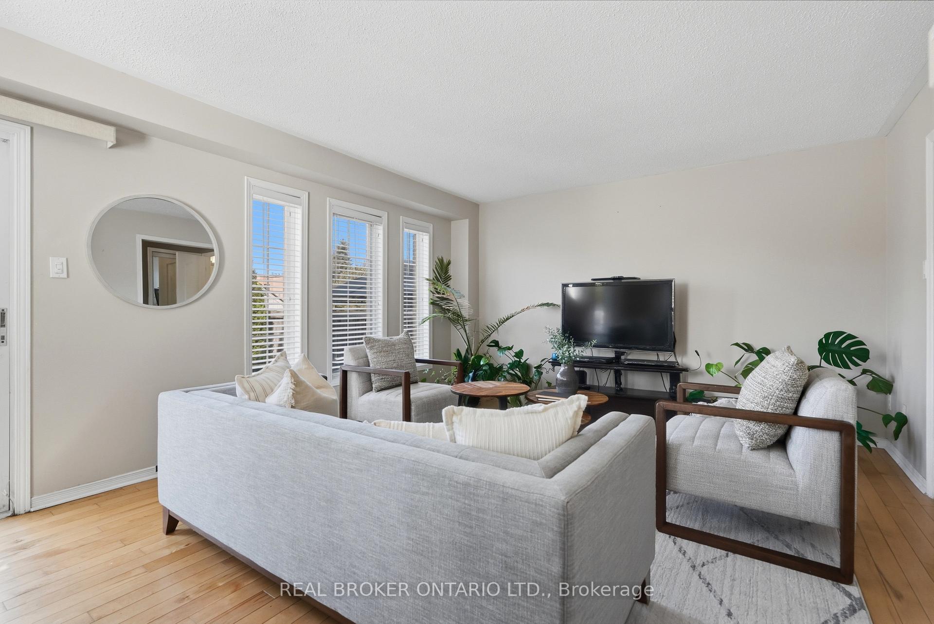 Photo 9 of 148 Rockhaven Lane, Hamilton, Waterdown — HOMEH