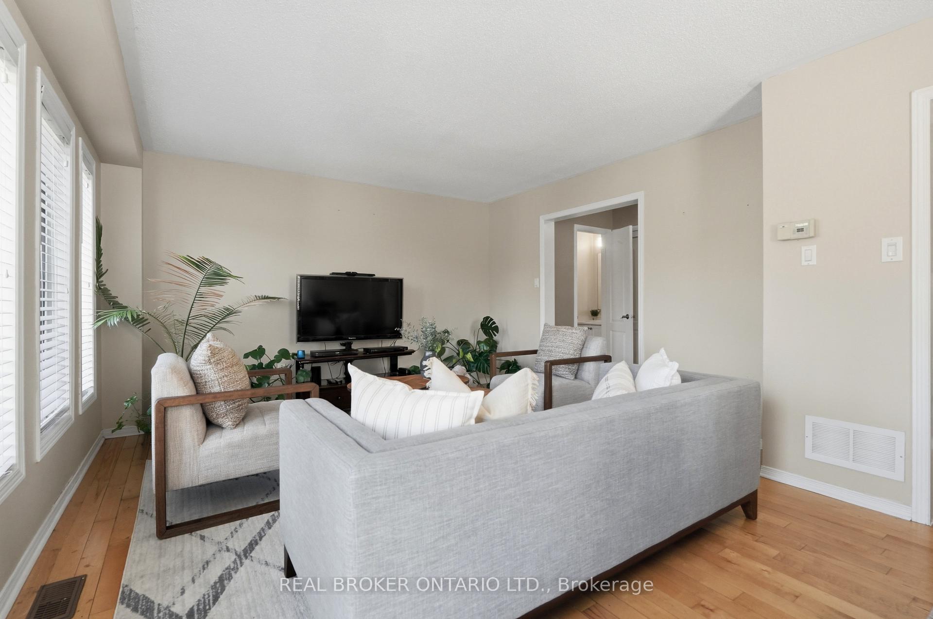 Photo 11 of 148 Rockhaven Lane, Hamilton, Waterdown — HOMEH