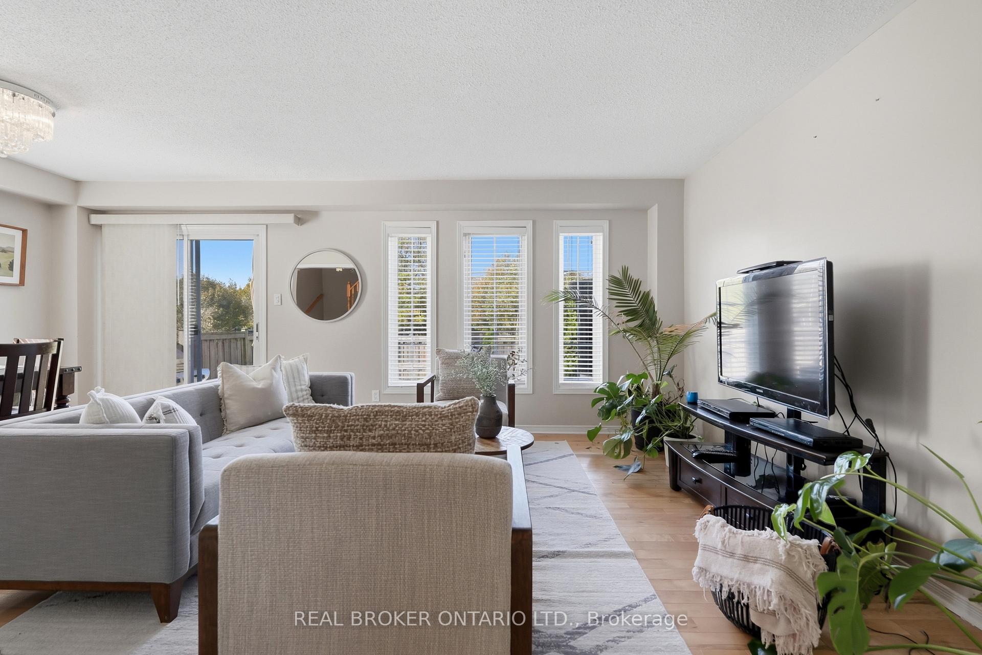 Photo 15 of 148 Rockhaven Lane, Hamilton, Waterdown — HOMEH