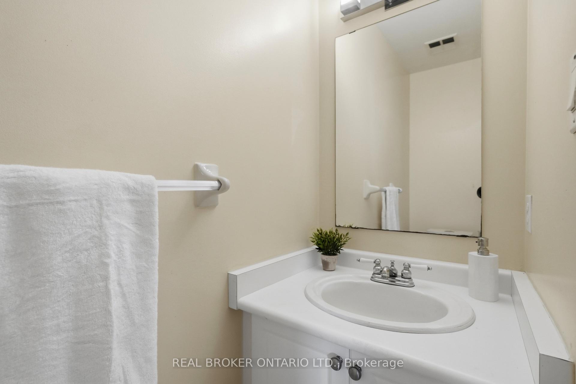 Photo 16 of 148 Rockhaven Lane, Hamilton, Waterdown — HOMEH
