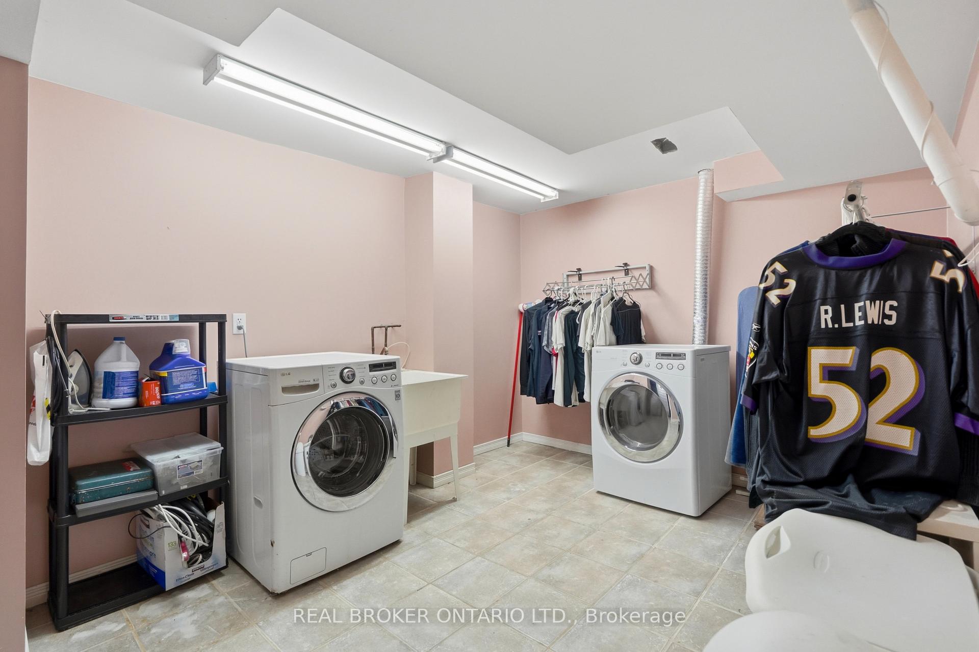 Photo 42 of 148 Rockhaven Lane, Hamilton, Waterdown — HOMEH