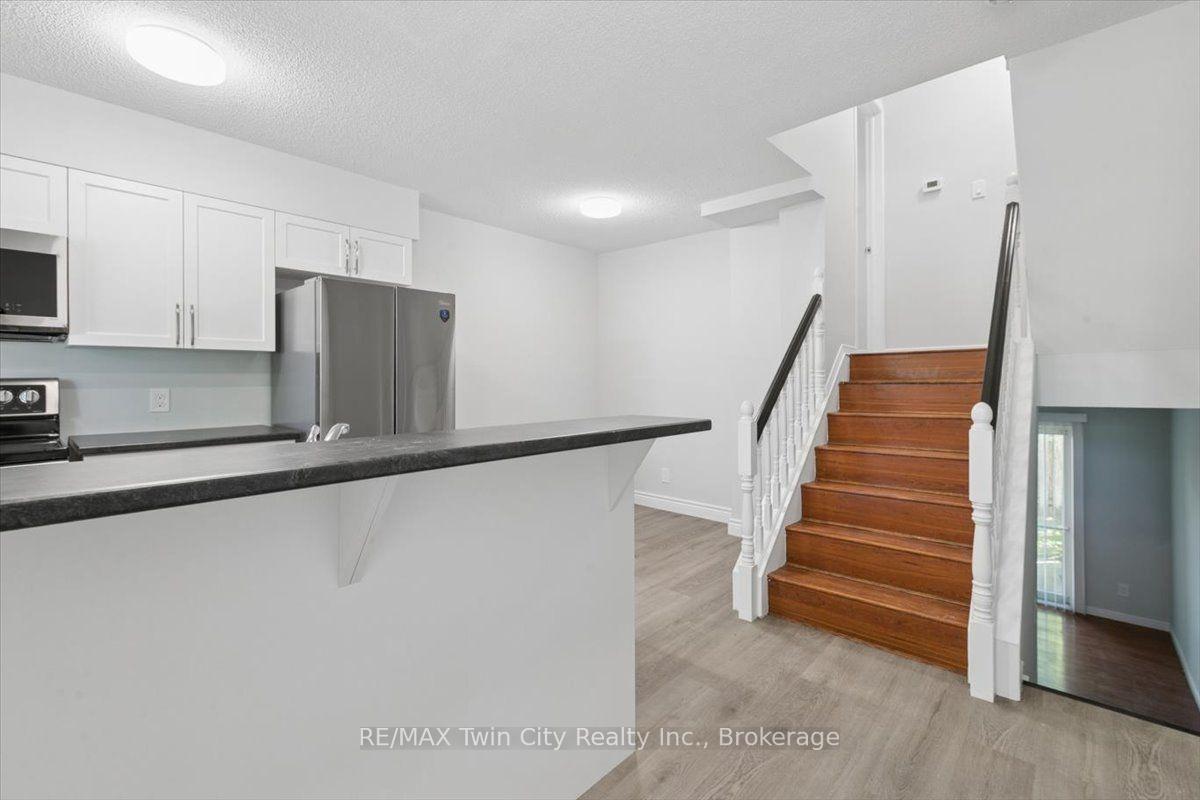 Photo 4 of Unit 8, 211 Veronica Drive, Kitchener, Centreville Chicopee — HOMEH
