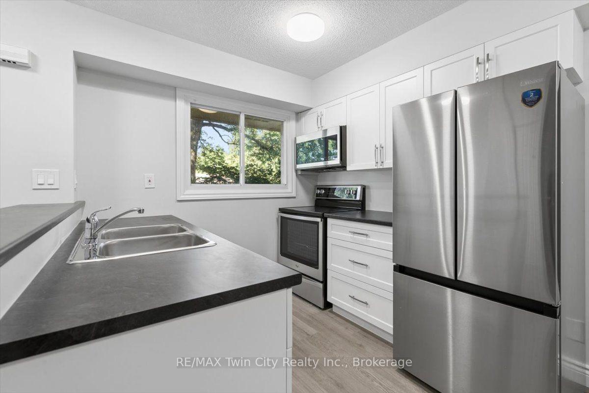 Photo 6 of Unit 8, 211 Veronica Drive, Kitchener, Centreville Chicopee — HOMEH
