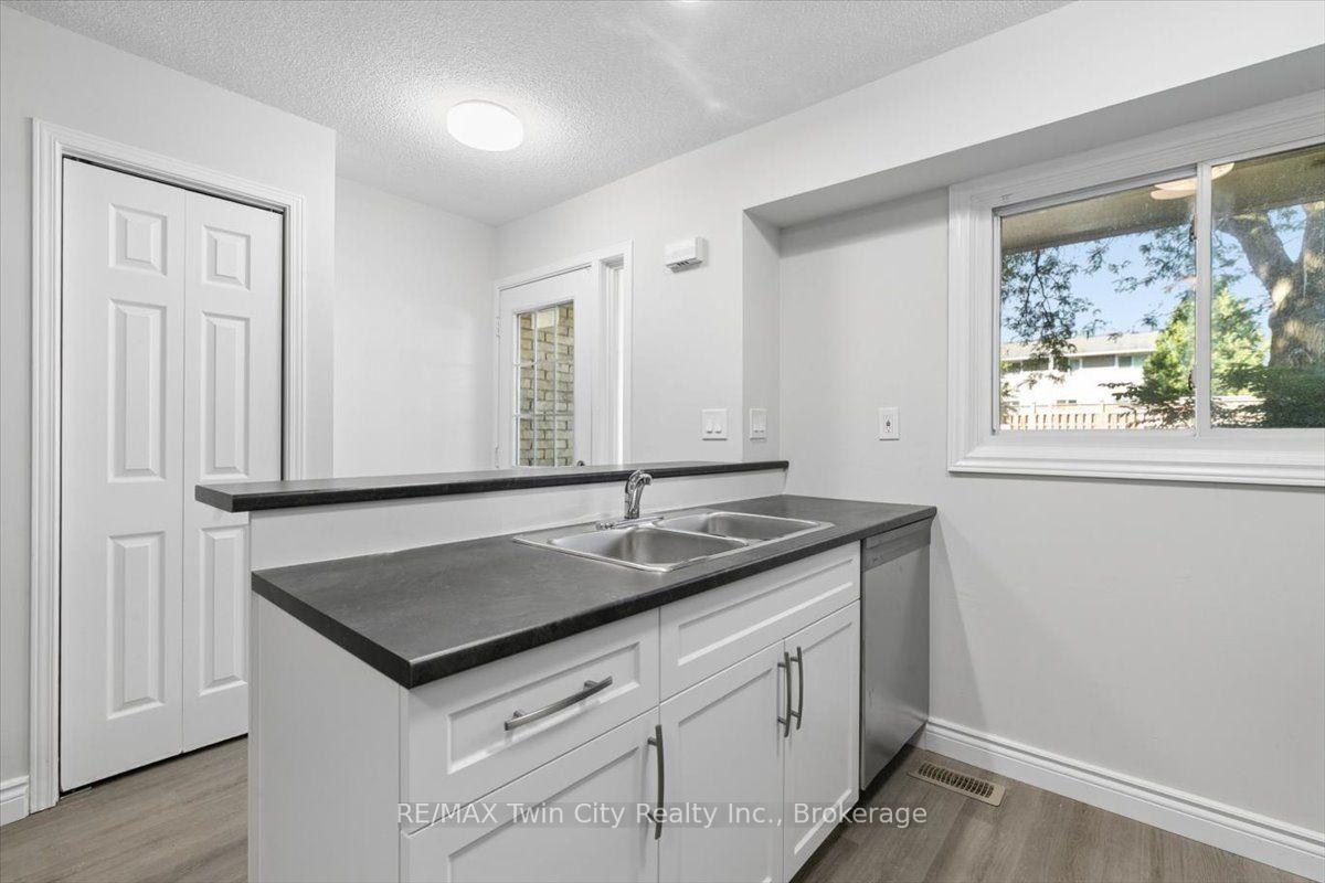Photo 7 of Unit 8, 211 Veronica Drive, Kitchener, Centreville Chicopee — HOMEH