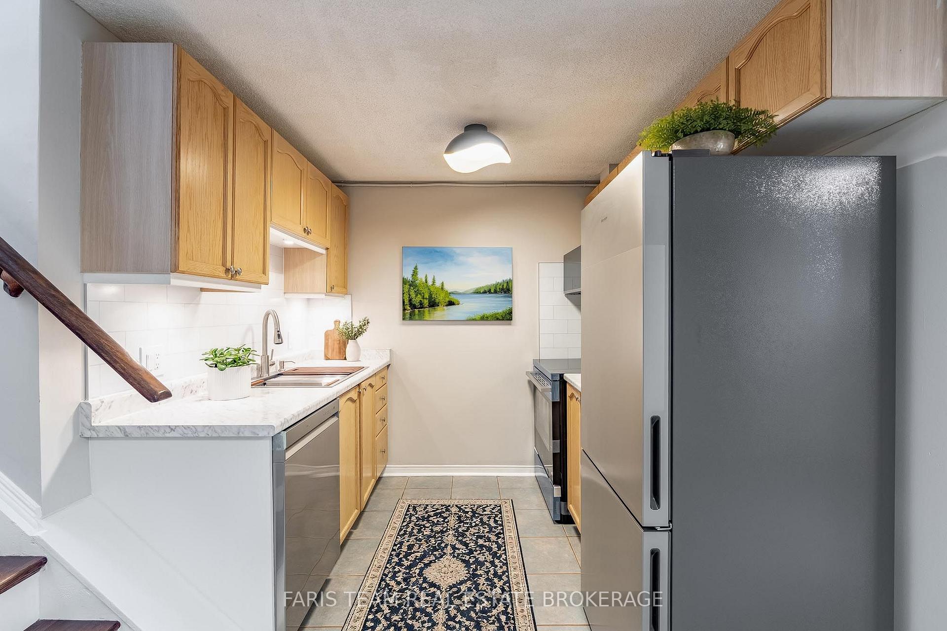 Photo 4 of 41 Seymour Crescent, Barrie, Holly — HOMEH