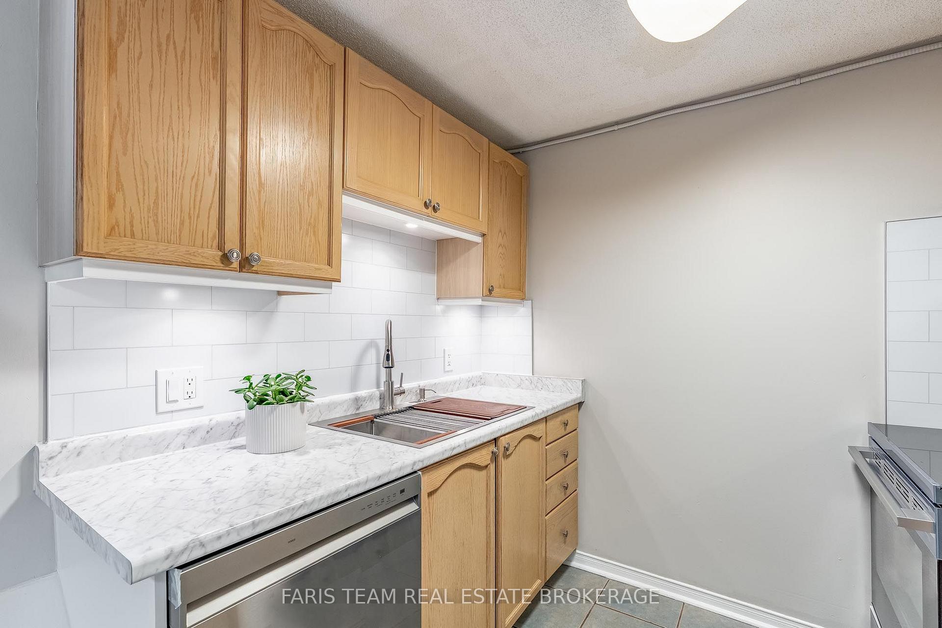 Photo 5 of 41 Seymour Crescent, Barrie, Holly — HOMEH