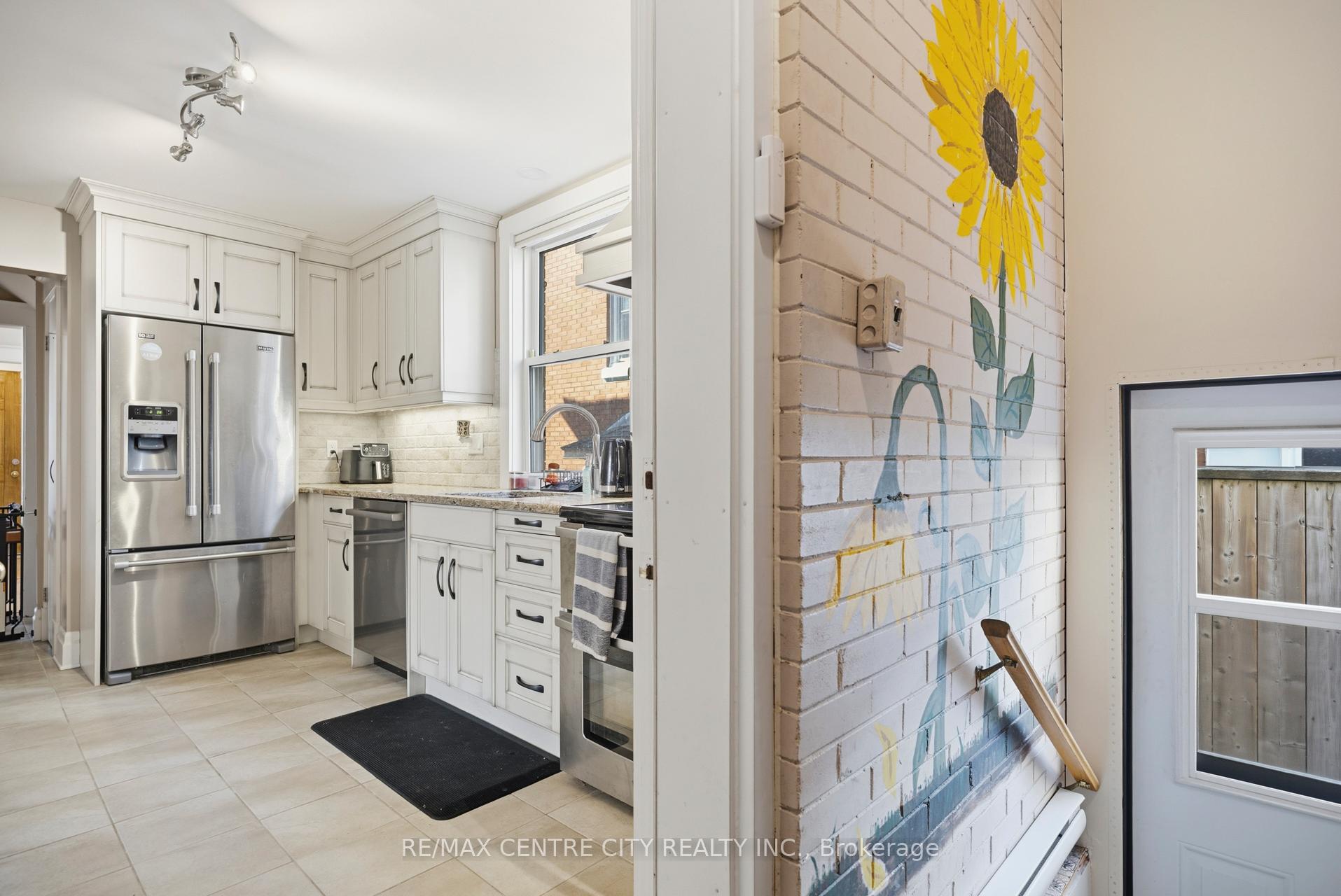 Photo 9 of 3 Margaret Street, St. Thomas — HOMEH