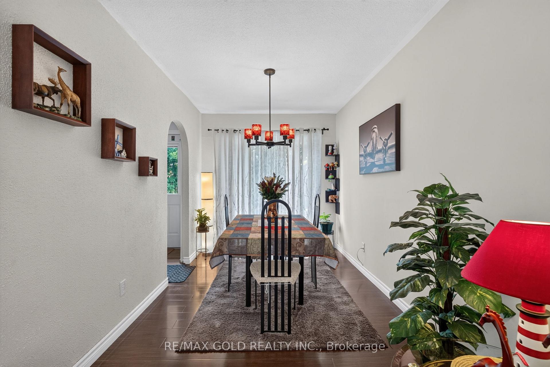 Photo 19 of 129 Folkstone Crescent, Brampton, Southgate — HOMEH