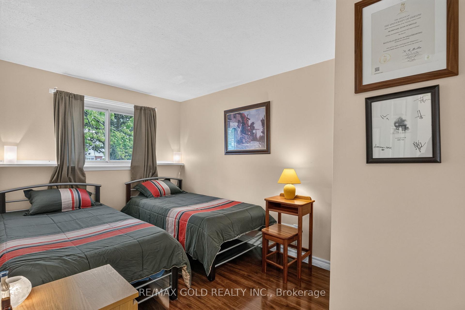 Photo 45 of 129 Folkstone Crescent, Brampton, Southgate — HOMEH