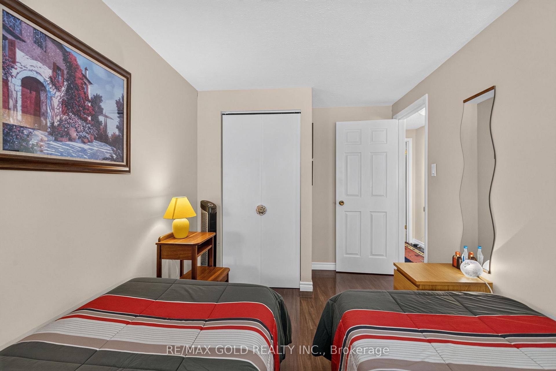 Photo 47 of 129 Folkstone Crescent, Brampton, Southgate — HOMEH