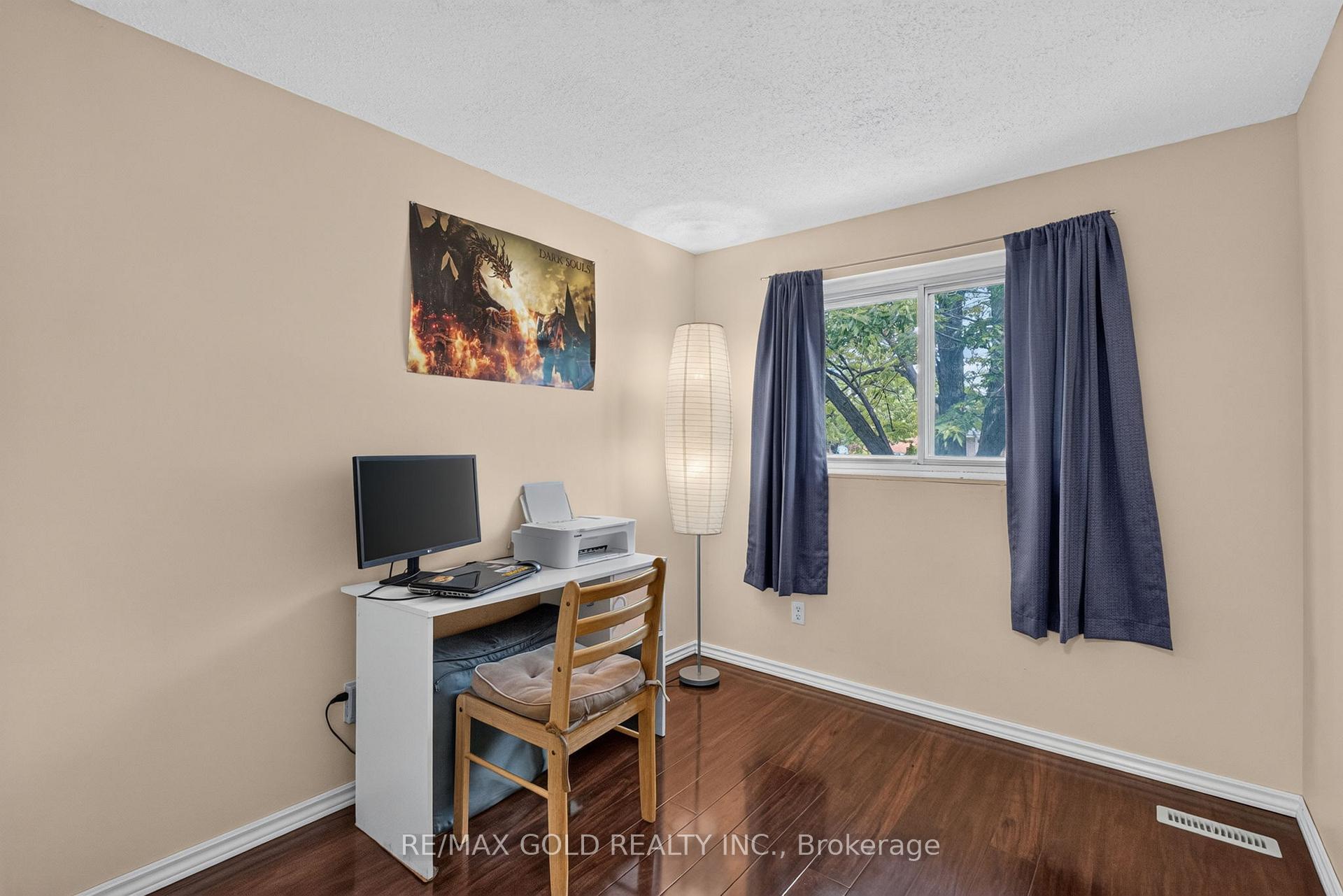 Photo 49 of 129 Folkstone Crescent, Brampton, Southgate — HOMEH