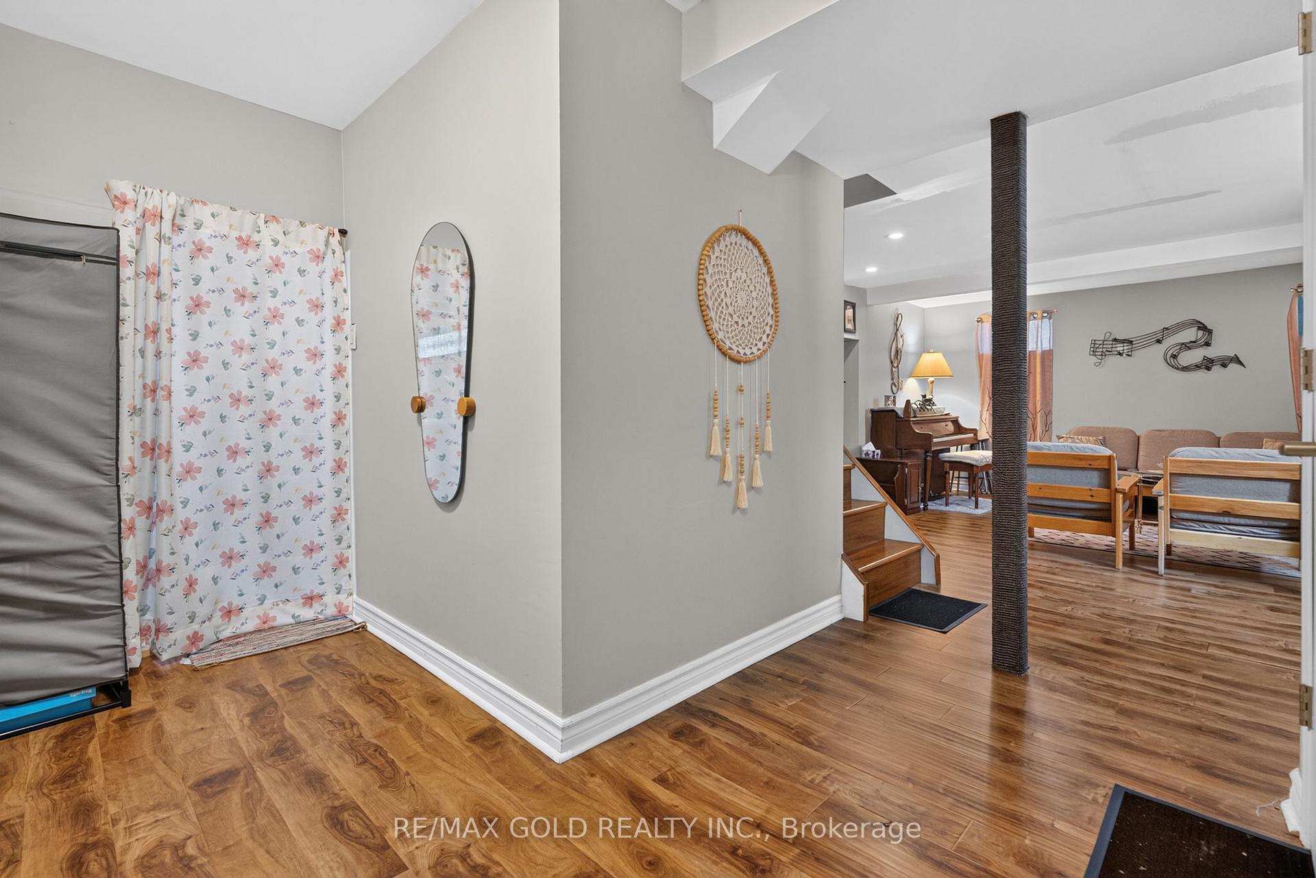 Photo 71 of 129 Folkstone Crescent, Brampton, Southgate — HOMEH