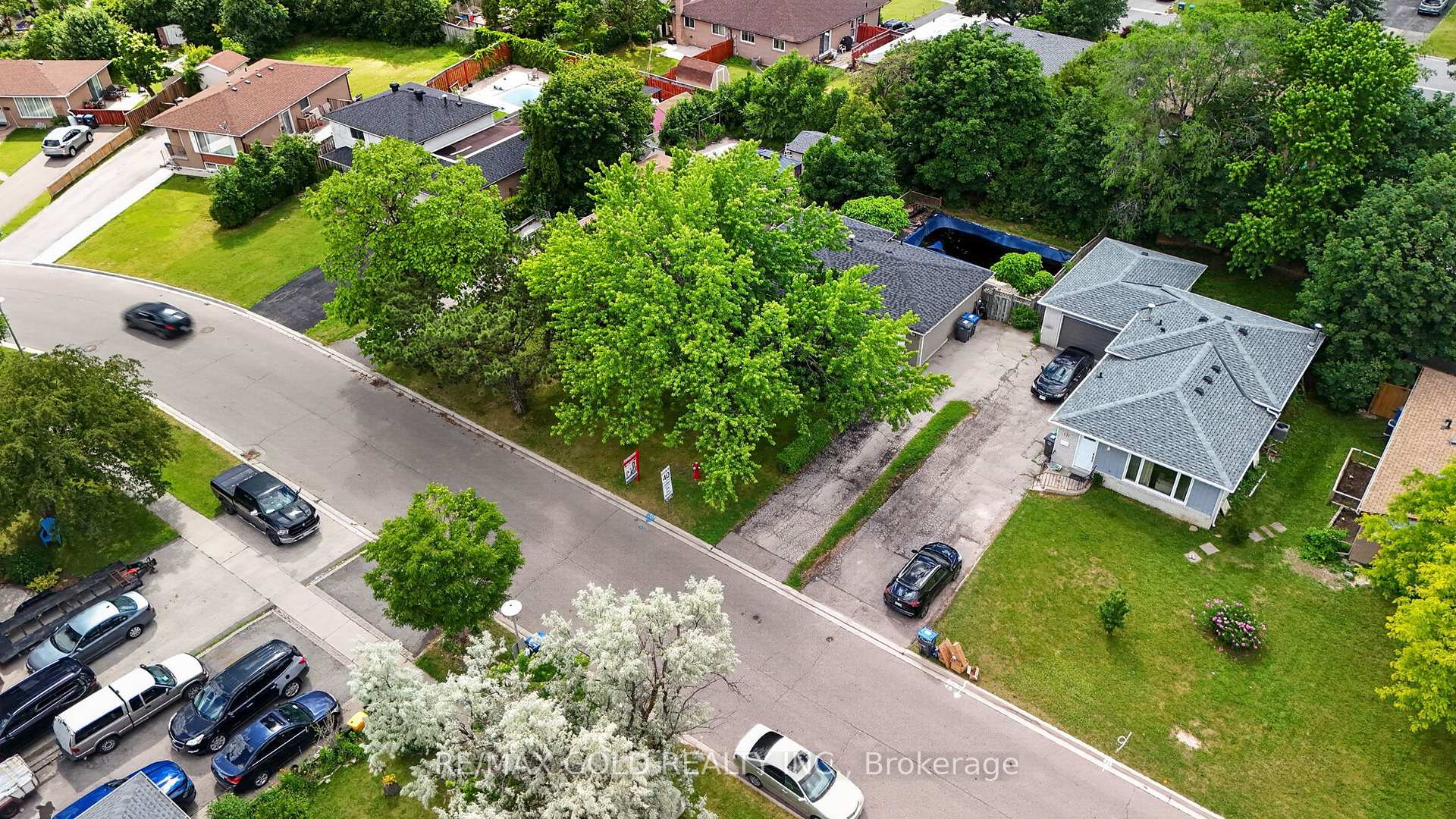 Photo 89 of 129 Folkstone Crescent, Brampton, Southgate — HOMEH