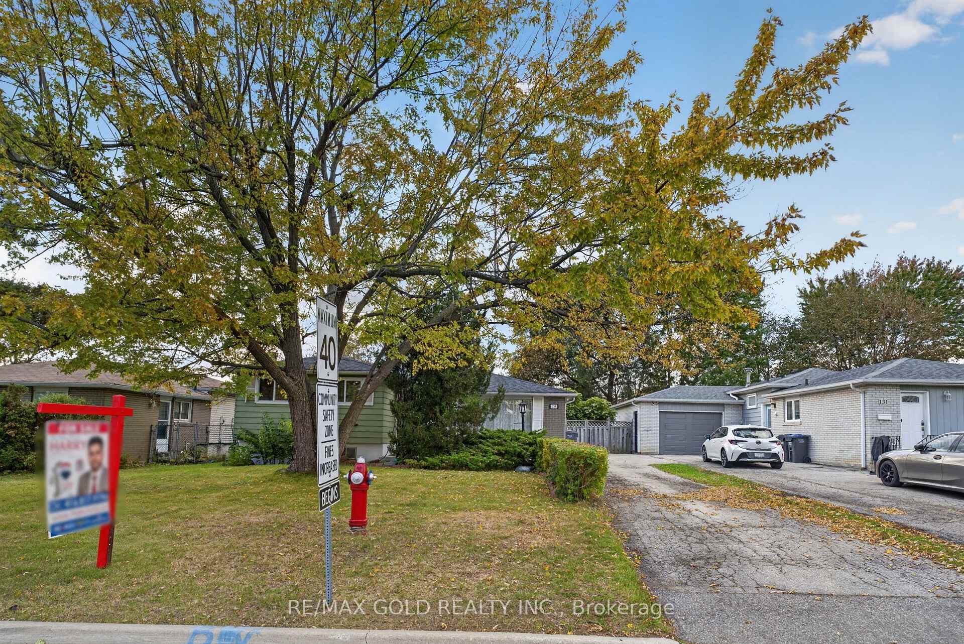 Photo 4 of 129 Folkstone Crescent, Brampton, Southgate — HOMEH