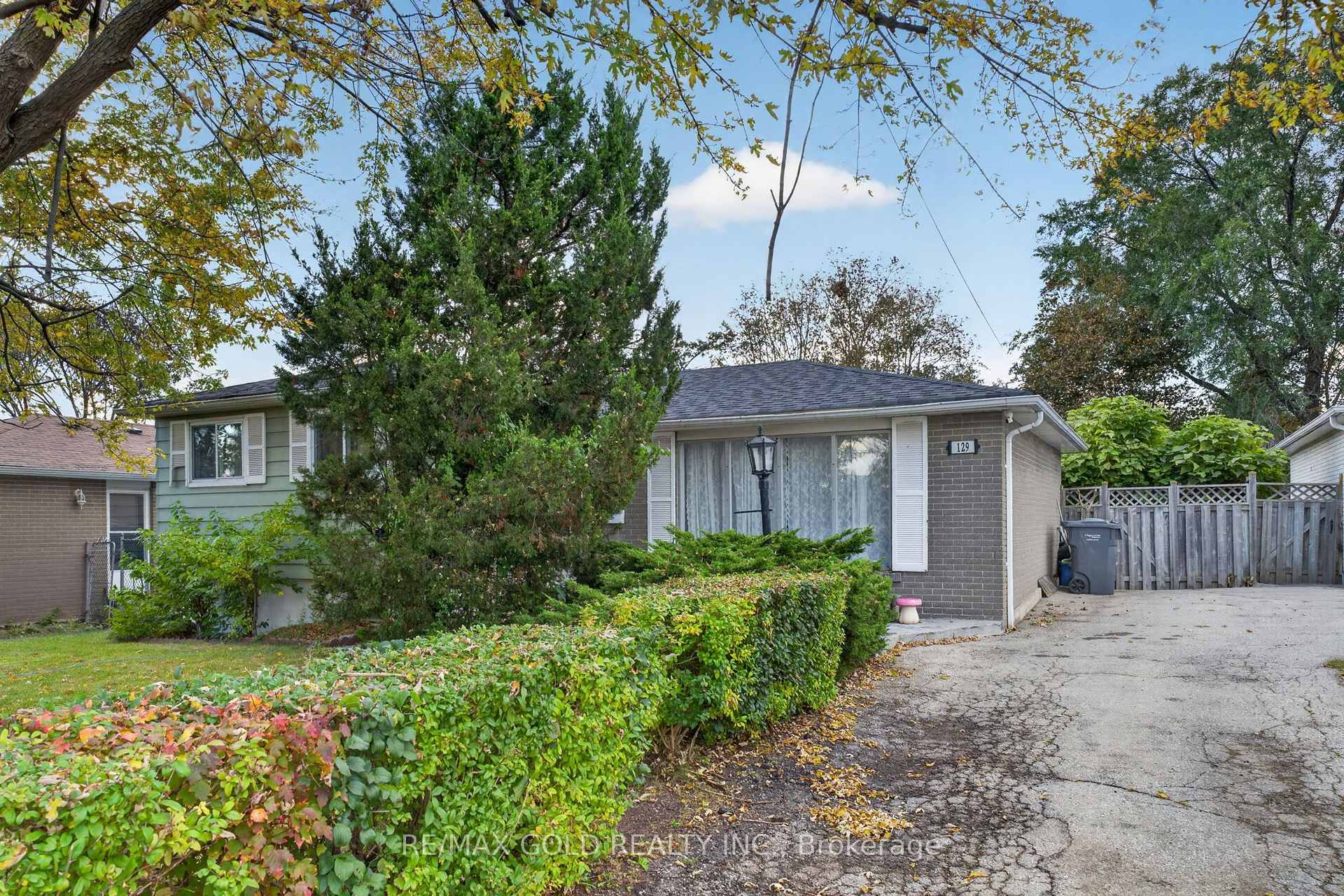 Photo 6 of 129 Folkstone Crescent, Brampton, Southgate — HOMEH