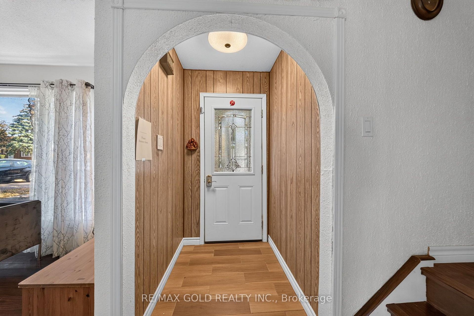 Photo 14 of 129 Folkstone Crescent, Brampton, Southgate — HOMEH