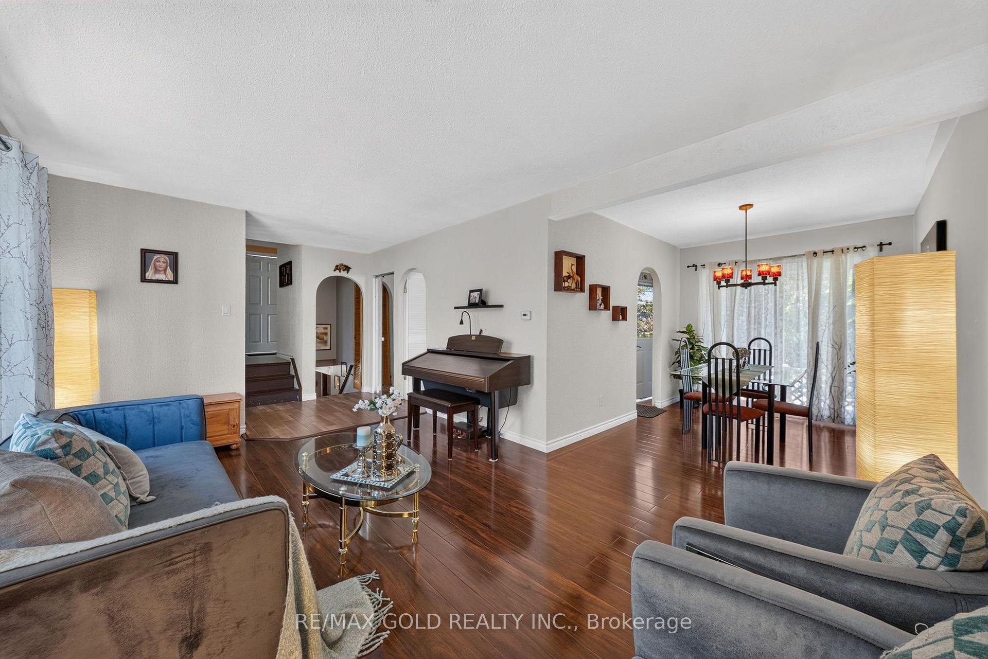 Photo 22 of 129 Folkstone Crescent, Brampton, Southgate — HOMEH