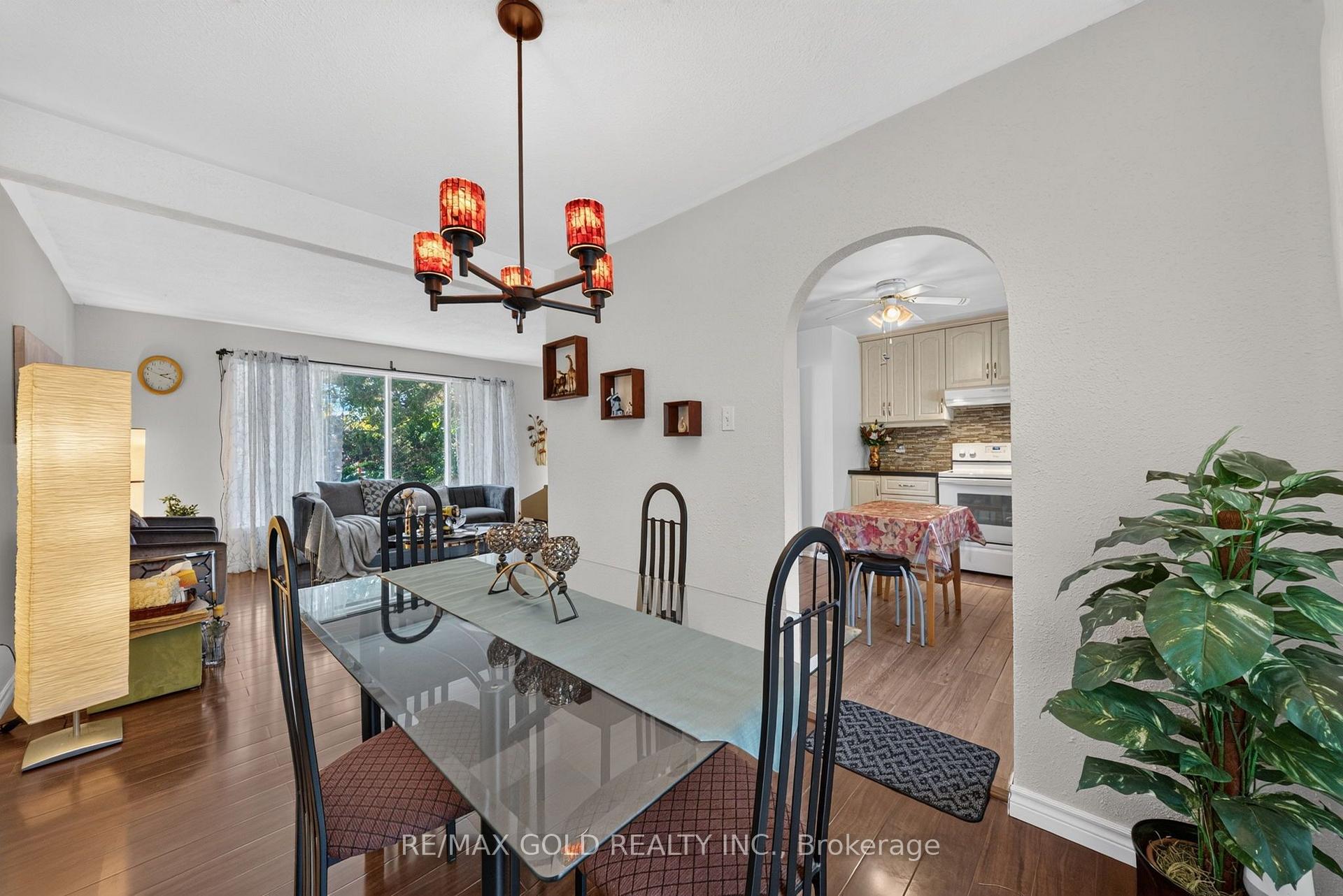 Photo 28 of 129 Folkstone Crescent, Brampton, Southgate — HOMEH