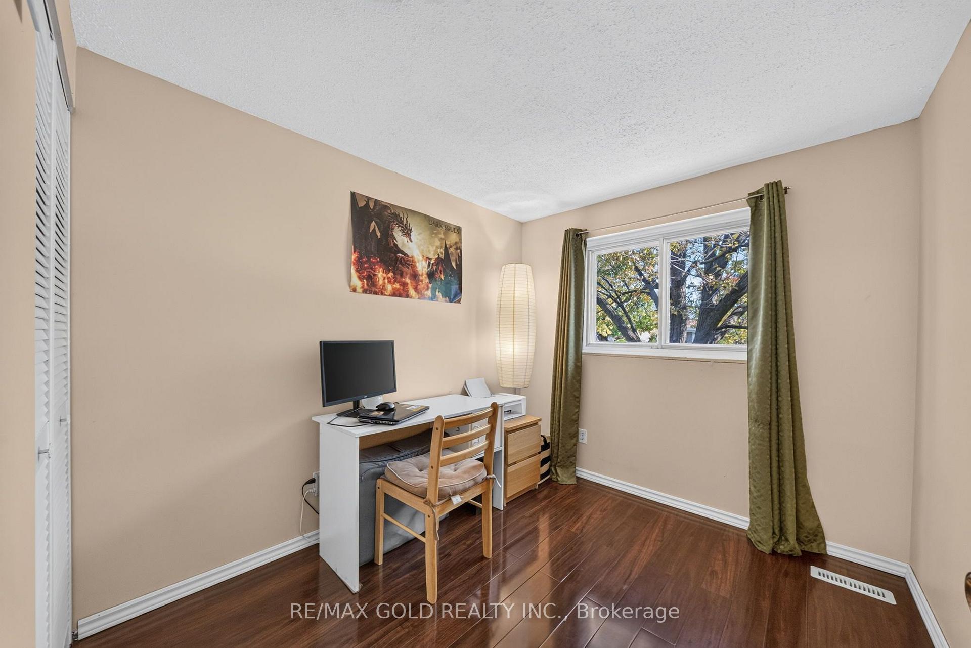 Photo 44 of 129 Folkstone Crescent, Brampton, Southgate — HOMEH