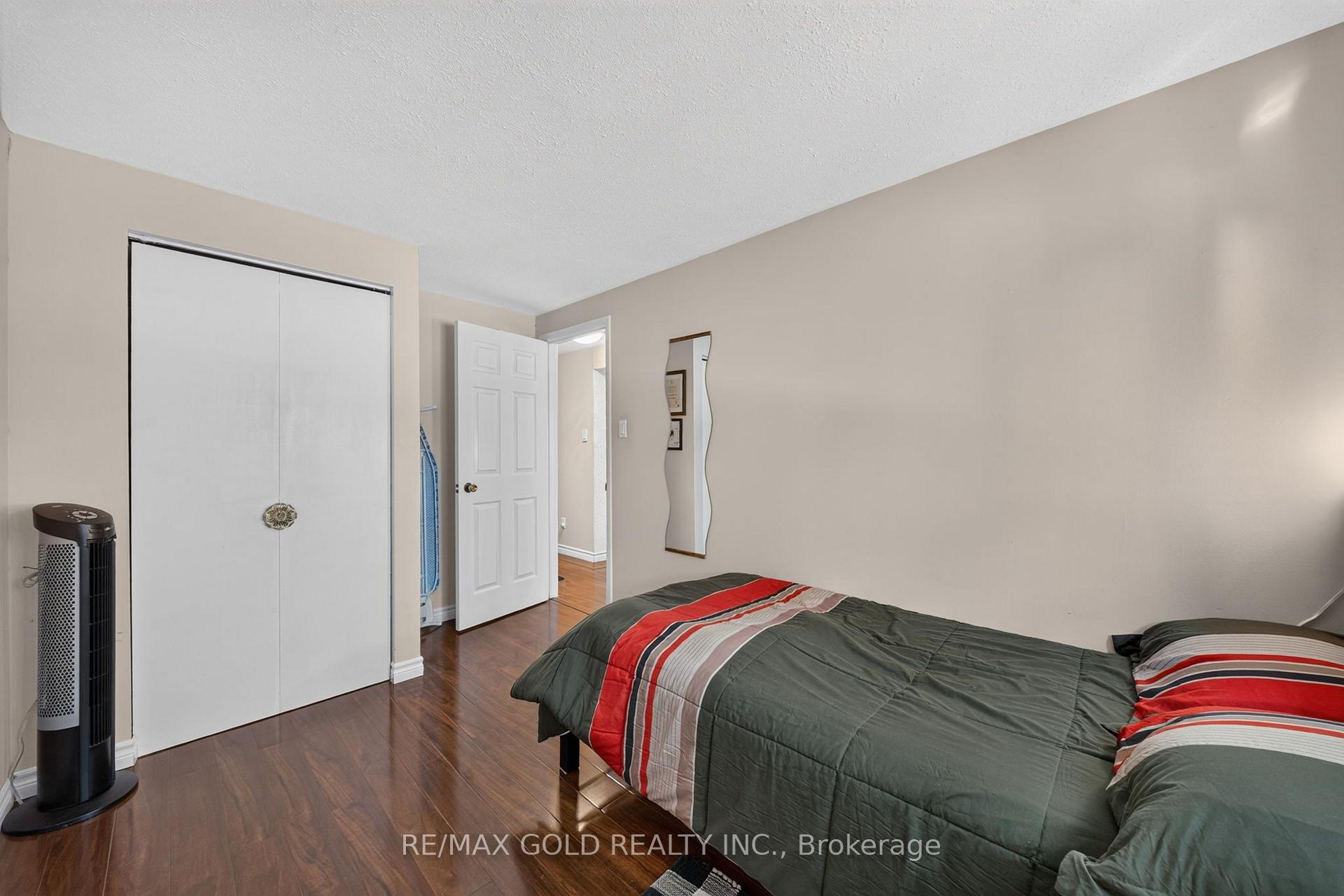 Photo 48 of 129 Folkstone Crescent, Brampton, Southgate — HOMEH
