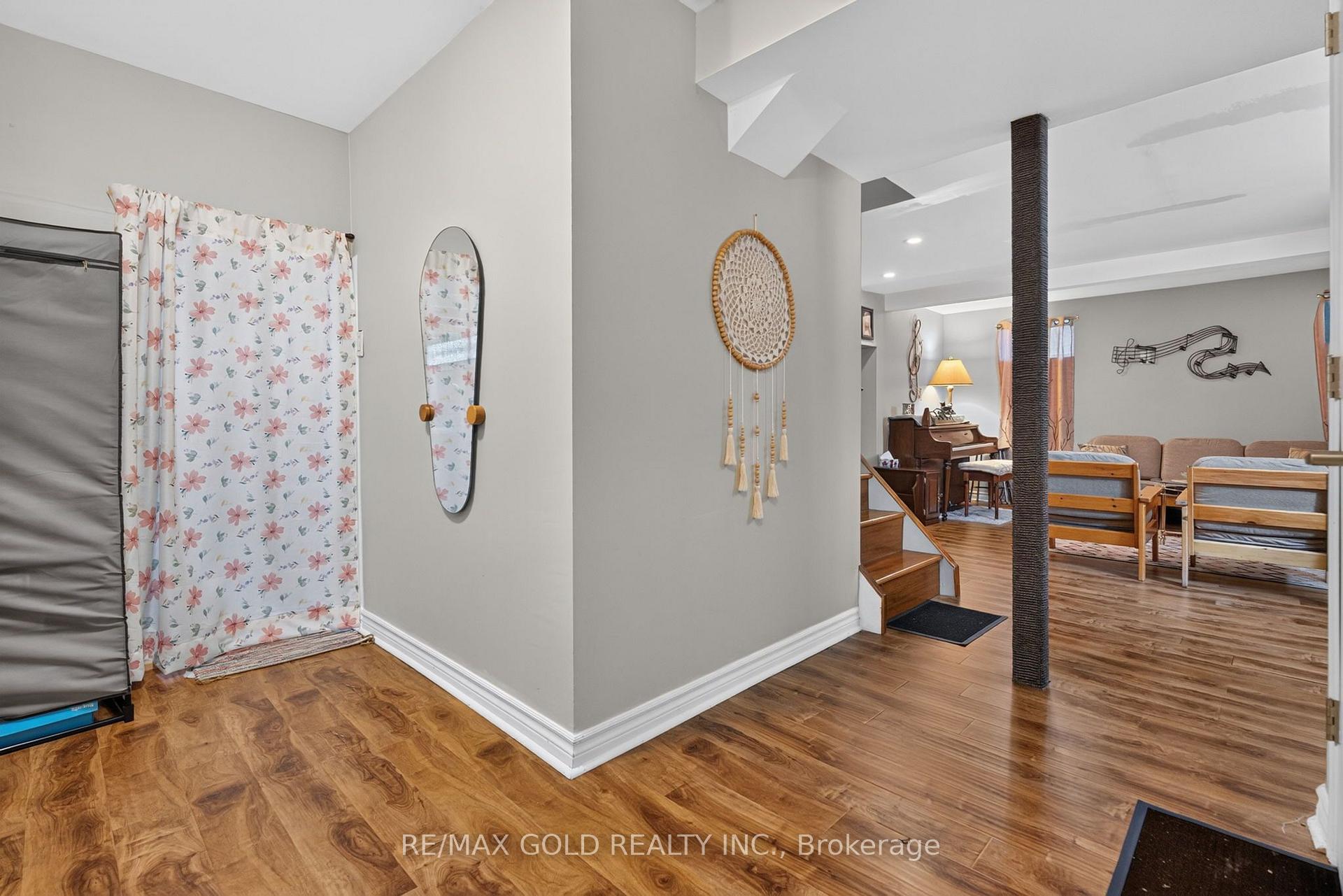 Photo 70 of 129 Folkstone Crescent, Brampton, Southgate — HOMEH