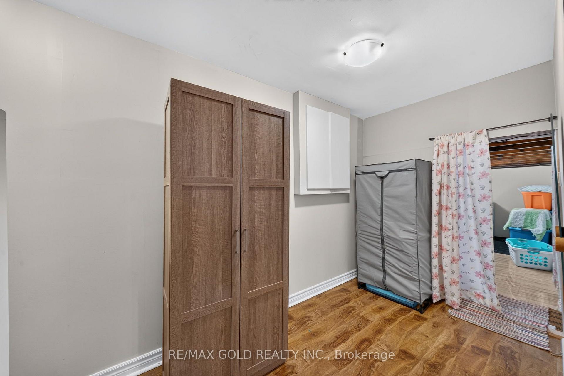 Photo 74 of 129 Folkstone Crescent, Brampton, Southgate — HOMEH