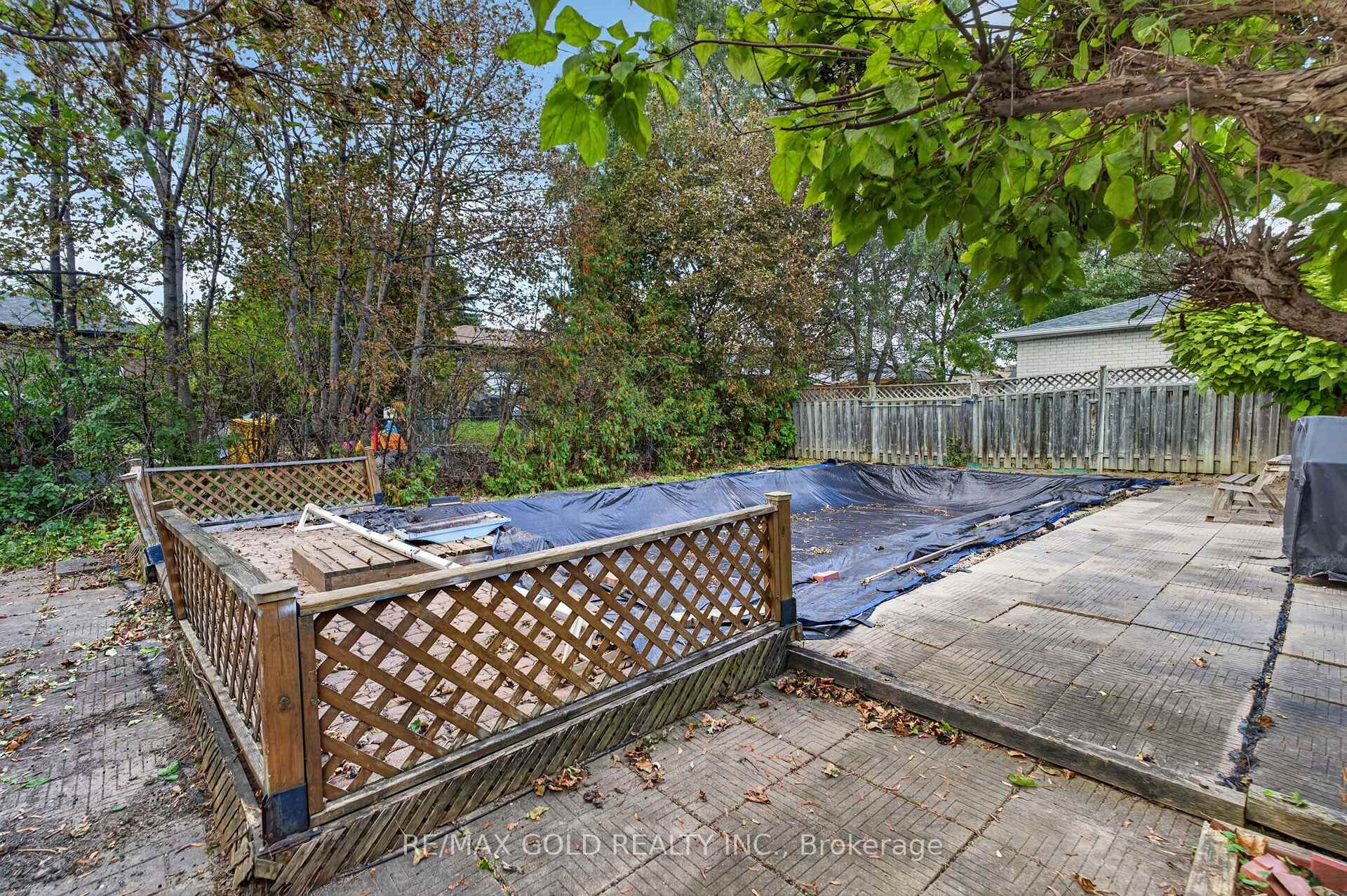 Photo 84 of 129 Folkstone Crescent, Brampton, Southgate — HOMEH