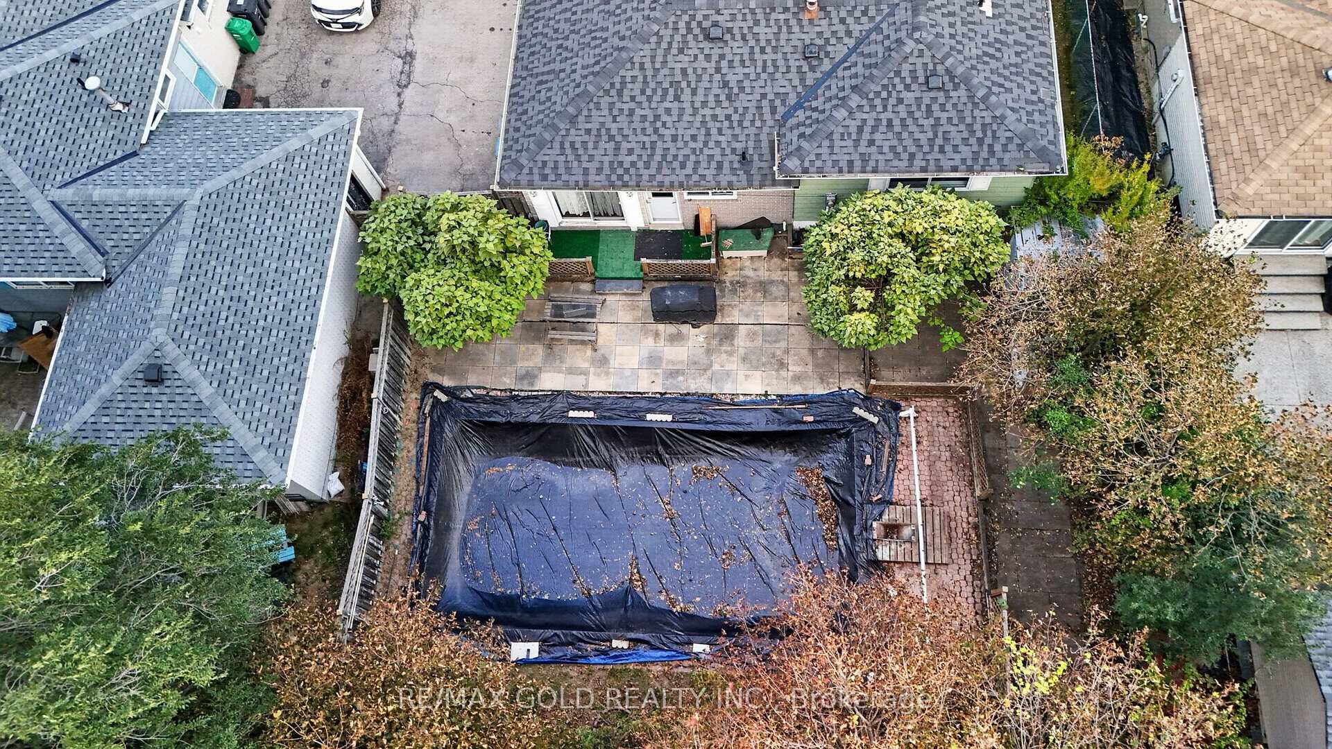 Photo 92 of 129 Folkstone Crescent, Brampton, Southgate — HOMEH