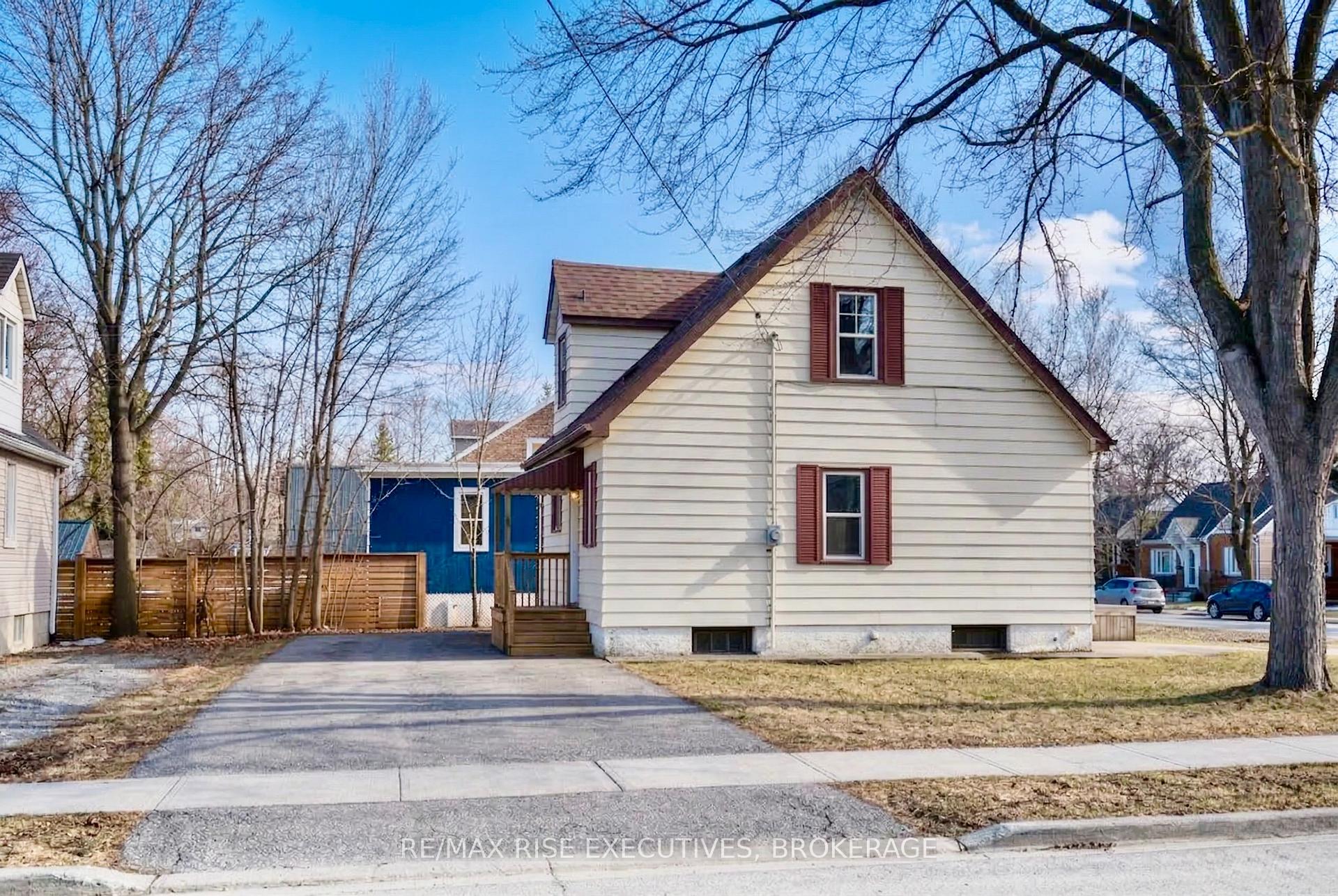 Photo 3 of 273 College Street, Kingston, Central City East — HOMEH