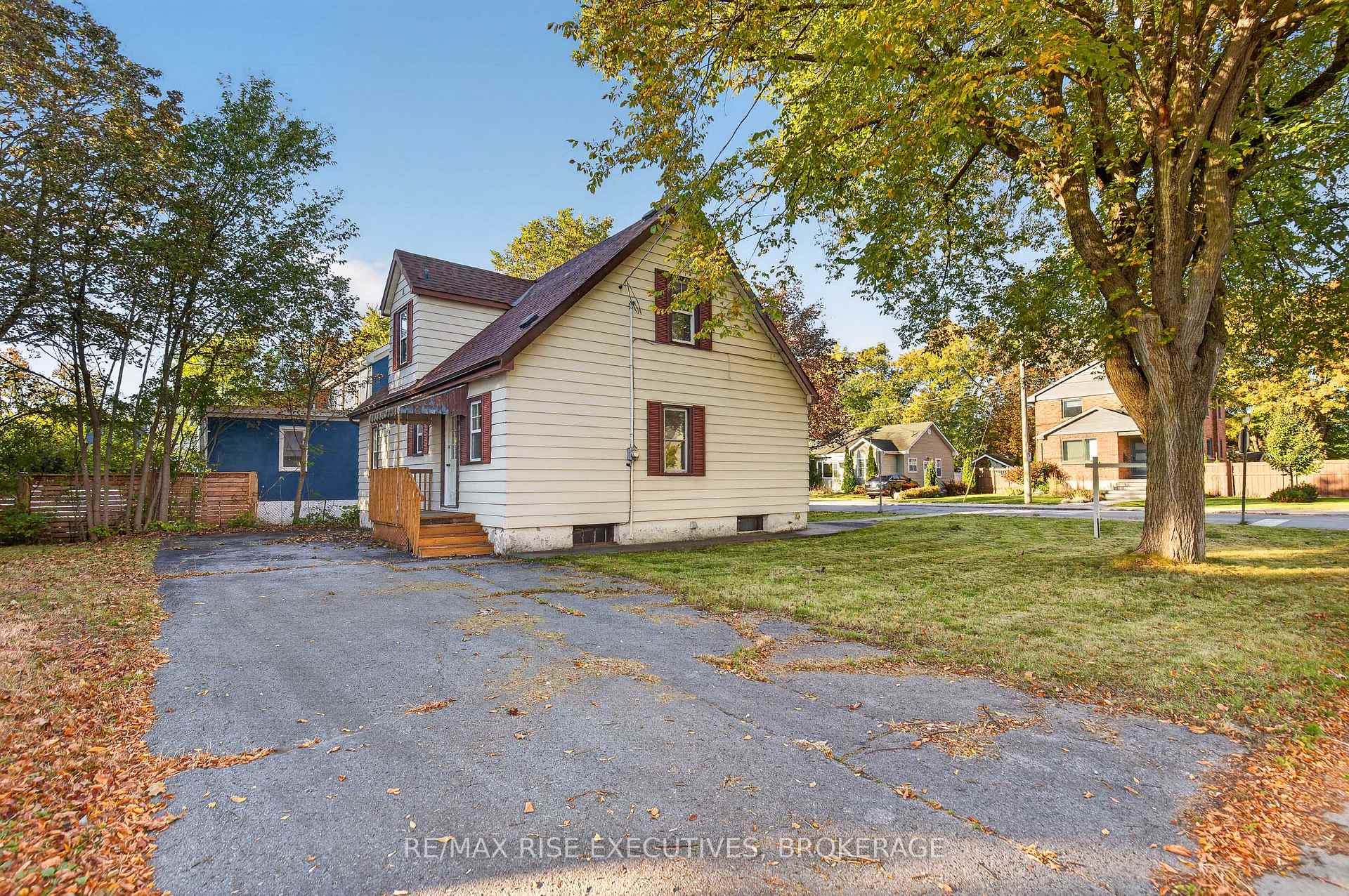 Photo 4 of 273 College Street, Kingston, Central City East — HOMEH