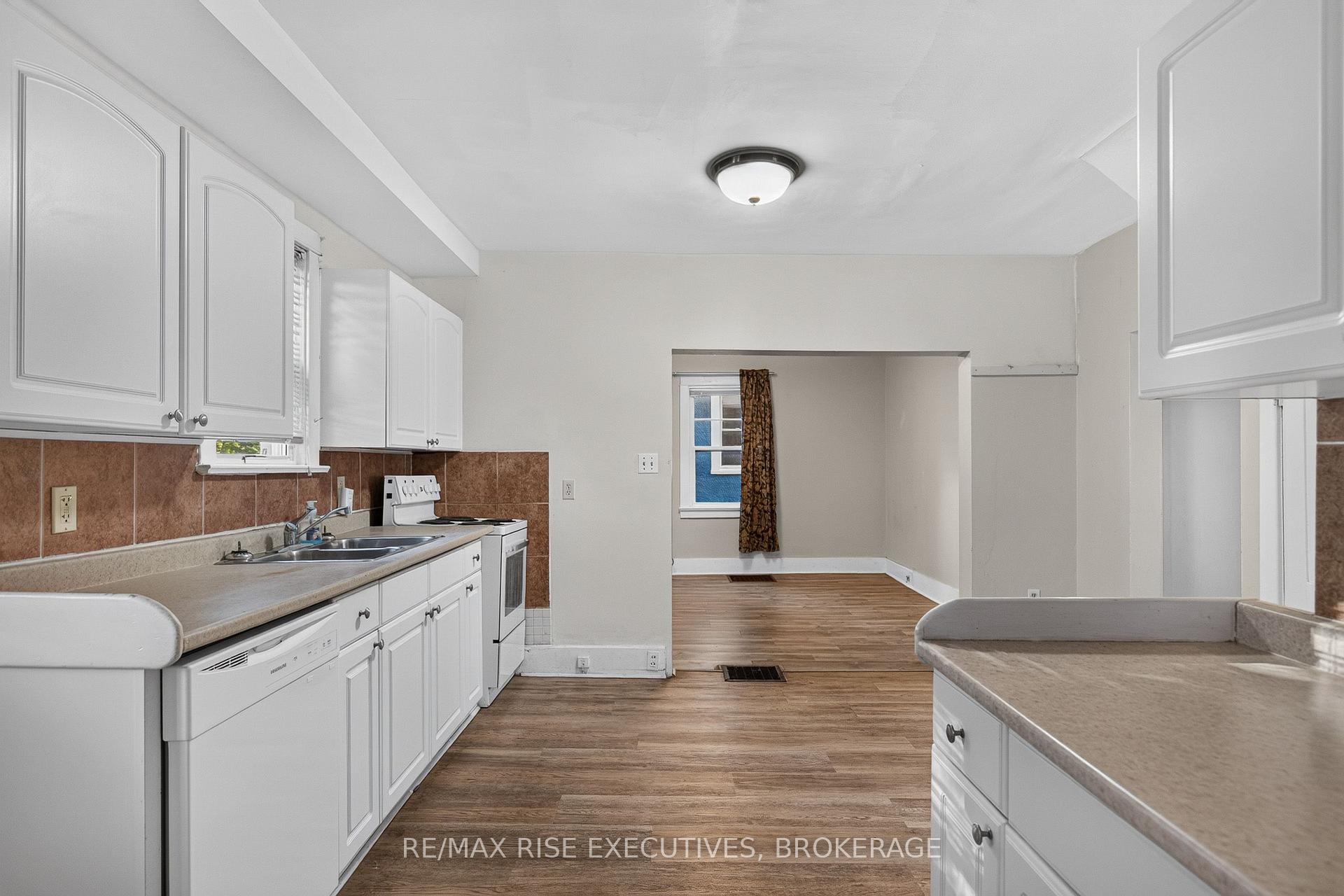 Photo 17 of 273 College Street, Kingston, Central City East — HOMEH