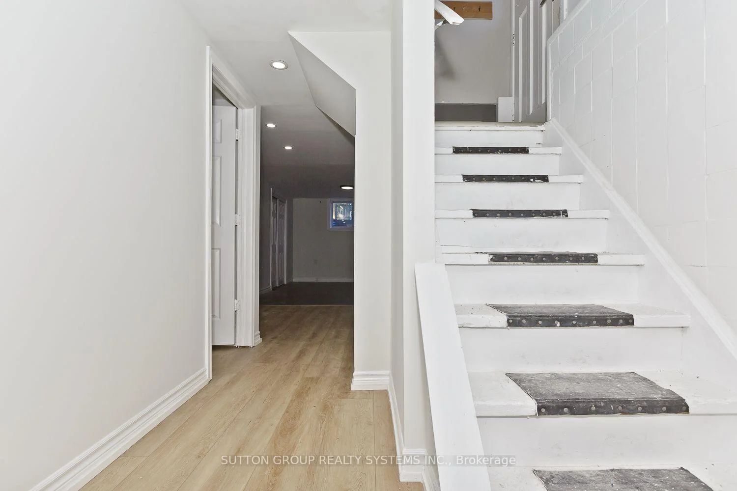 Photo 6 of (BASEMENT) 40 Jacobson Avenue, St. Catharines, Glendale/Glenridge — HOMEH