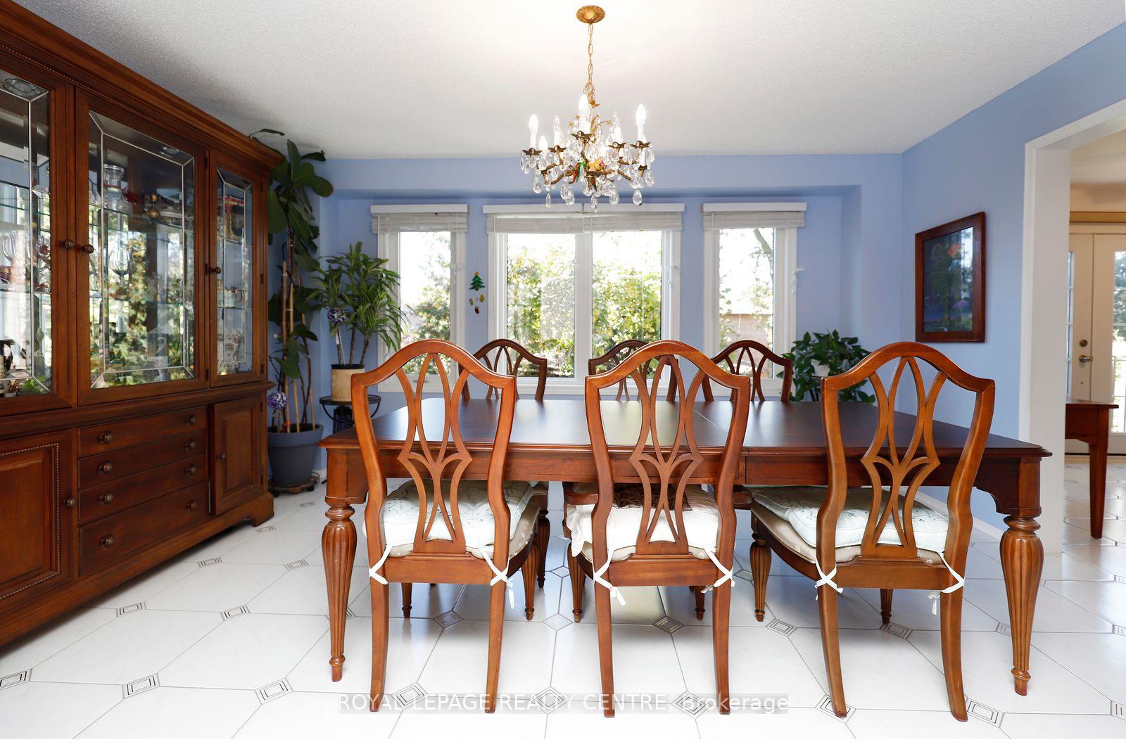 Photo 7 of 5680 Oldcastle Crescent, Mississauga, East Credit — HOMEH