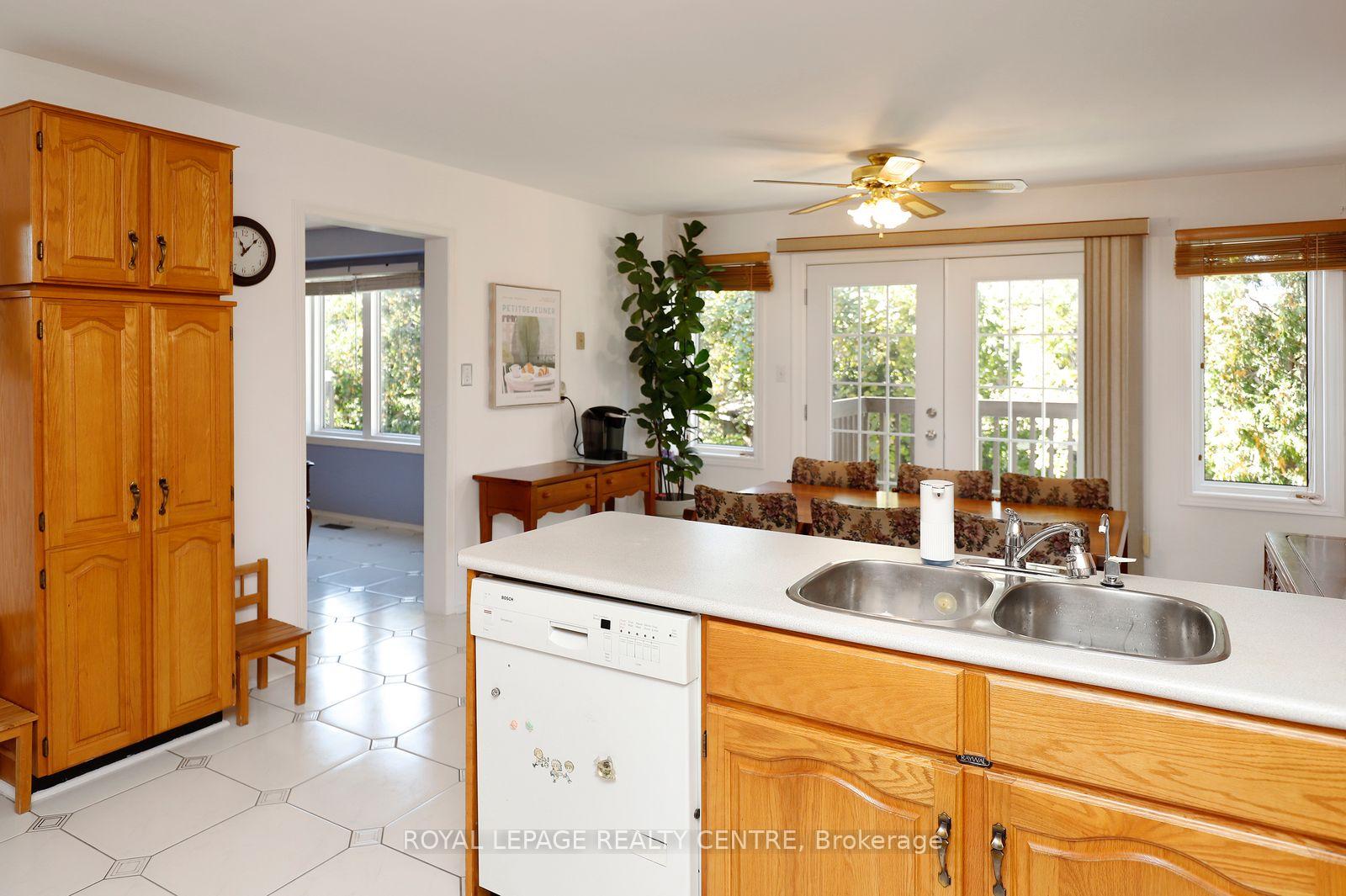 Photo 10 of 5680 Oldcastle Crescent, Mississauga, East Credit — HOMEH