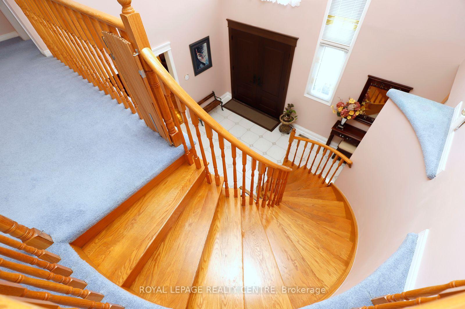 Photo 15 of 5680 Oldcastle Crescent, Mississauga, East Credit — HOMEH