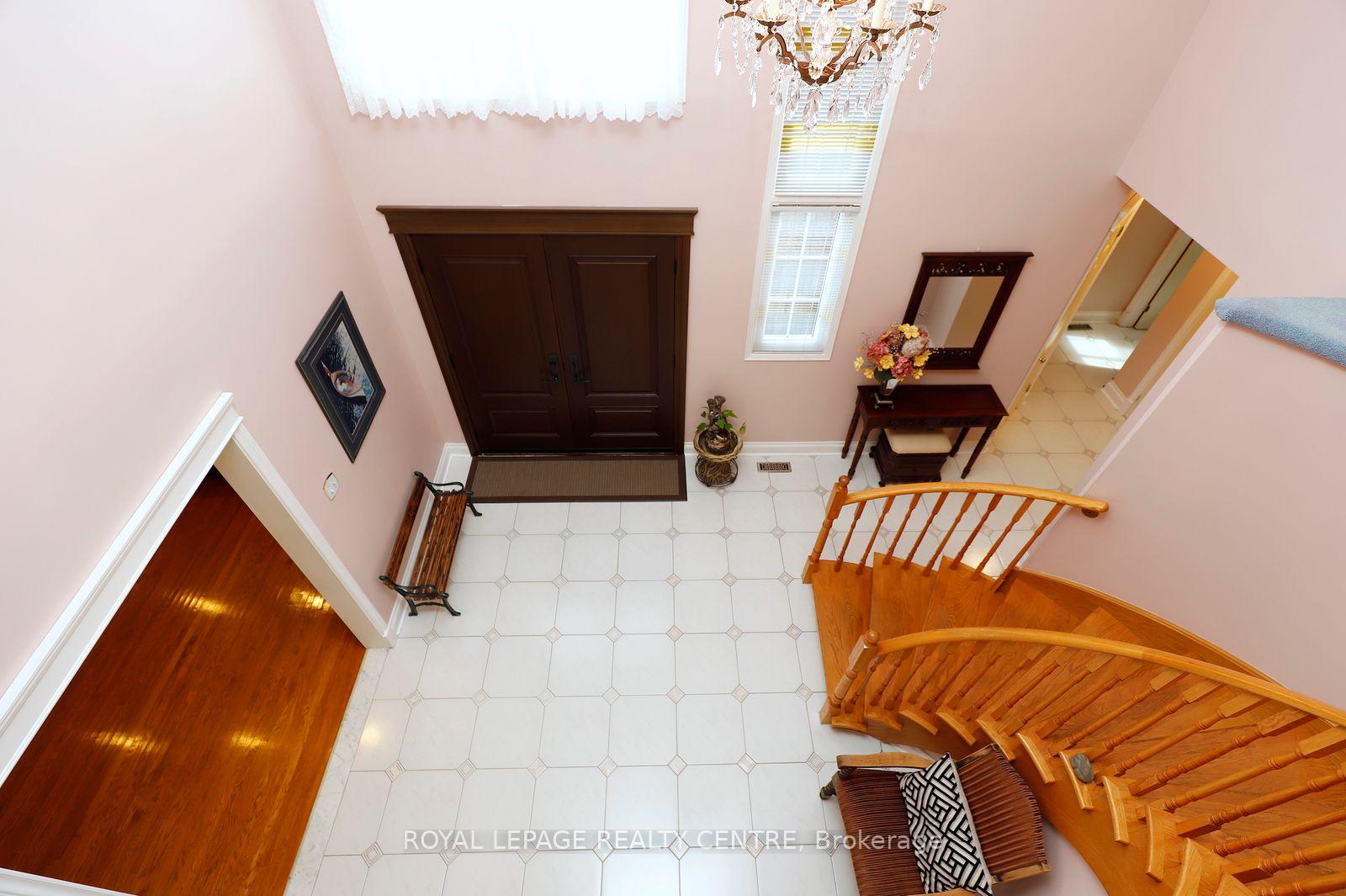 Photo 16 of 5680 Oldcastle Crescent, Mississauga, East Credit — HOMEH