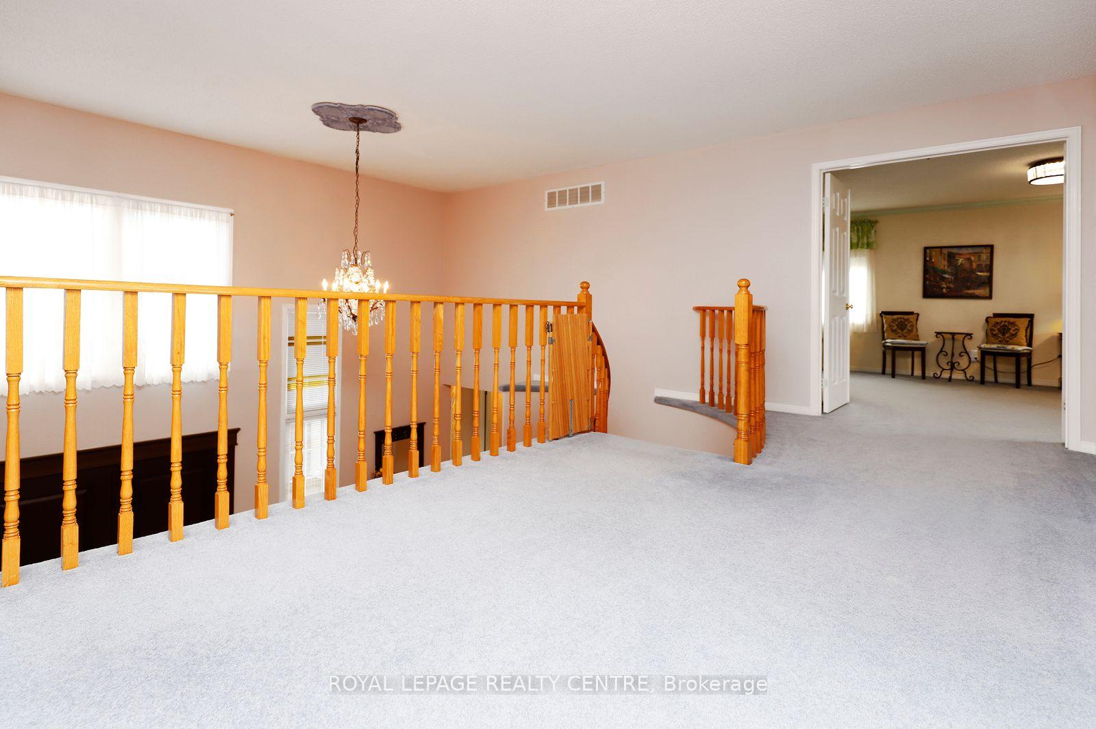 Photo 17 of 5680 Oldcastle Crescent, Mississauga, East Credit — HOMEH