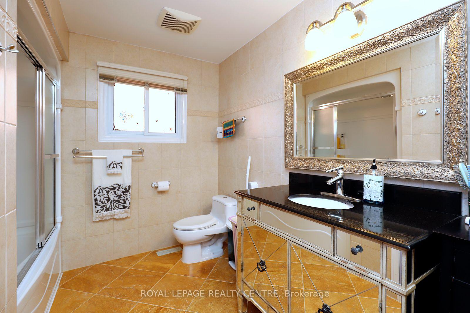Photo 24 of 5680 Oldcastle Crescent, Mississauga, East Credit — HOMEH