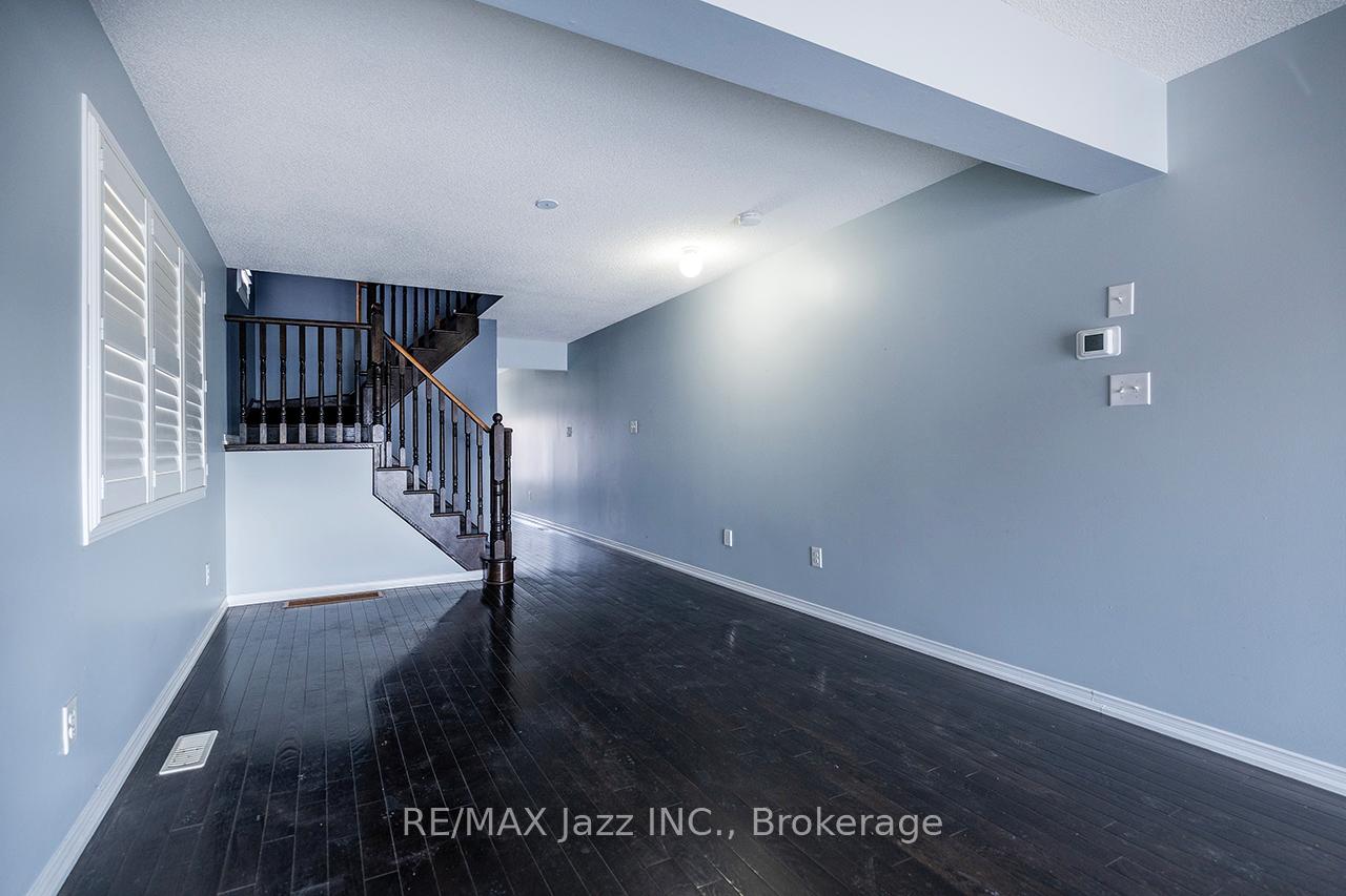 Photo 10 of 30 Lloydminster Avenue, Ajax, Central East — HOMEH