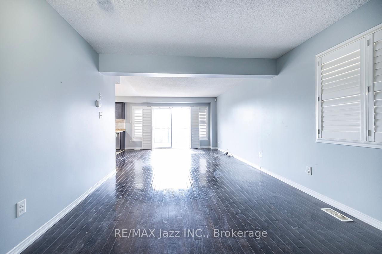 Photo 11 of 30 Lloydminster Avenue, Ajax, Central East — HOMEH