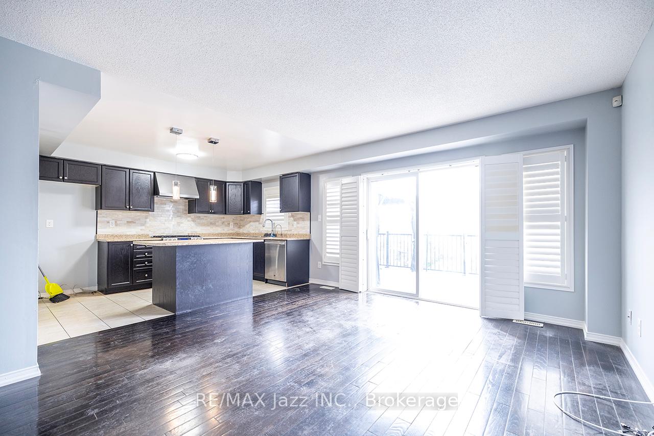 Photo 13 of 30 Lloydminster Avenue, Ajax, Central East — HOMEH