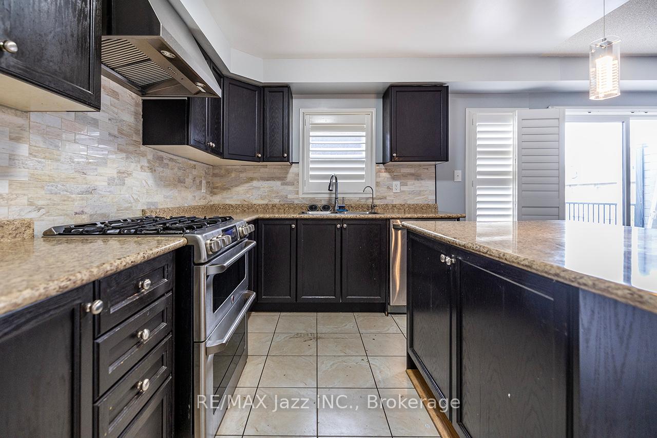 Photo 18 of 30 Lloydminster Avenue, Ajax, Central East — HOMEH