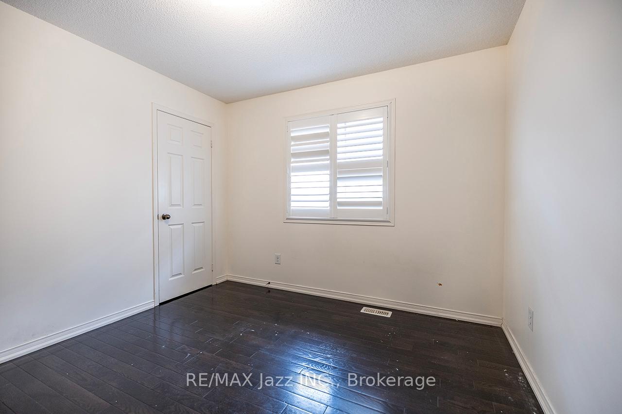 Photo 24 of 30 Lloydminster Avenue, Ajax, Central East — HOMEH