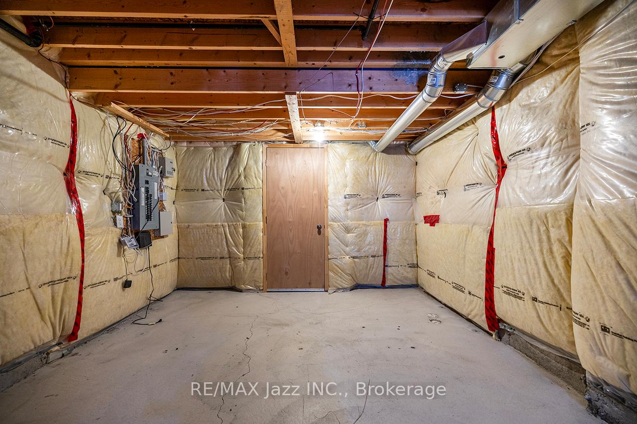 Photo 37 of 30 Lloydminster Avenue, Ajax, Central East — HOMEH