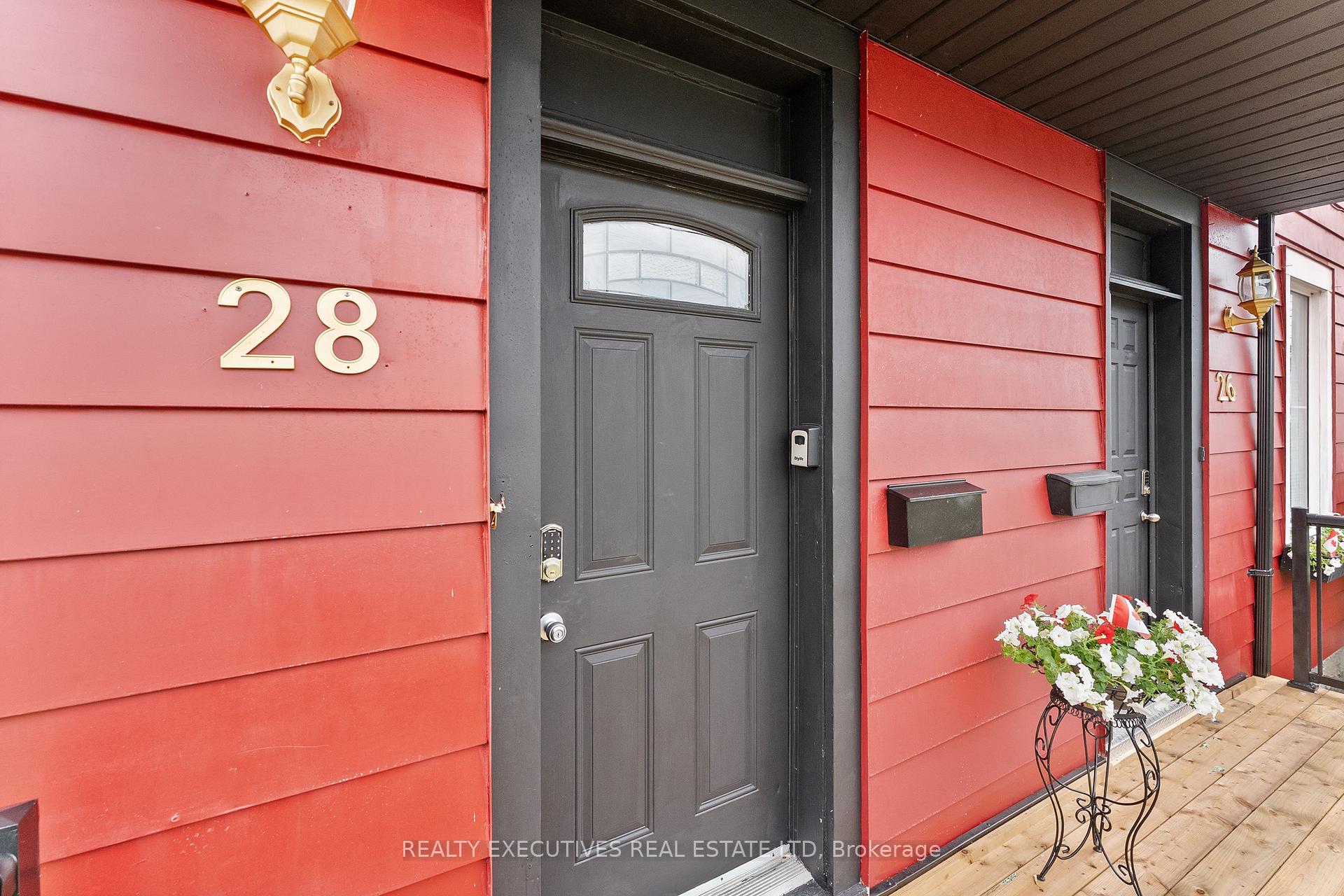 Photo 3 of 28 5th Street E, Cornwall, Cornwall — HOMEH