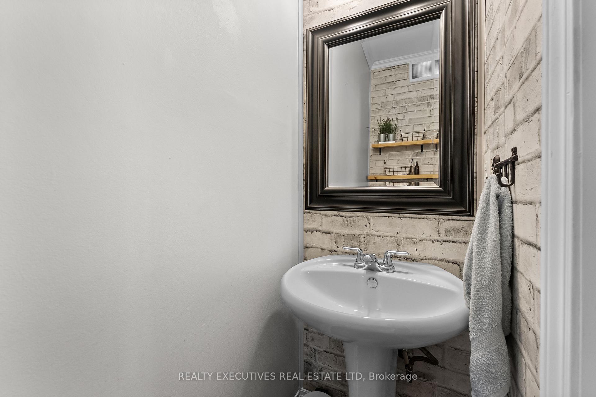 Photo 10 of 28 5th Street E, Cornwall, Cornwall — HOMEH