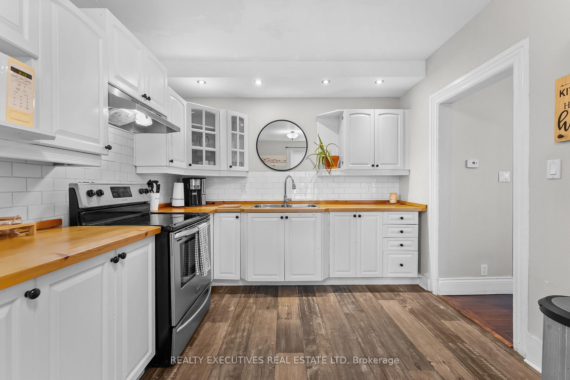 Photo 12 of 28 5th Street E, Cornwall, Cornwall — HOMEH
