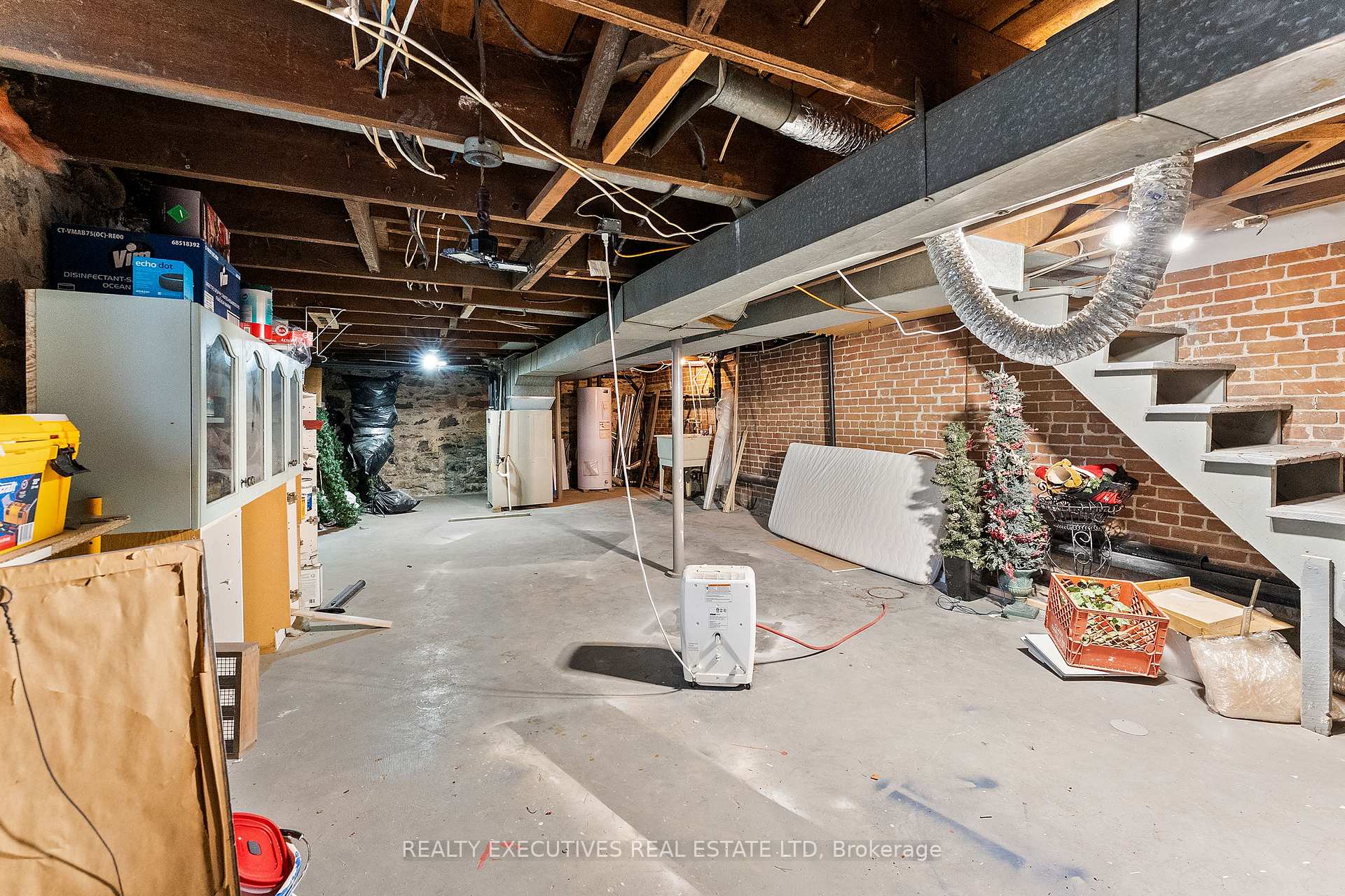 Photo 26 of 28 5th Street E, Cornwall, Cornwall — HOMEH