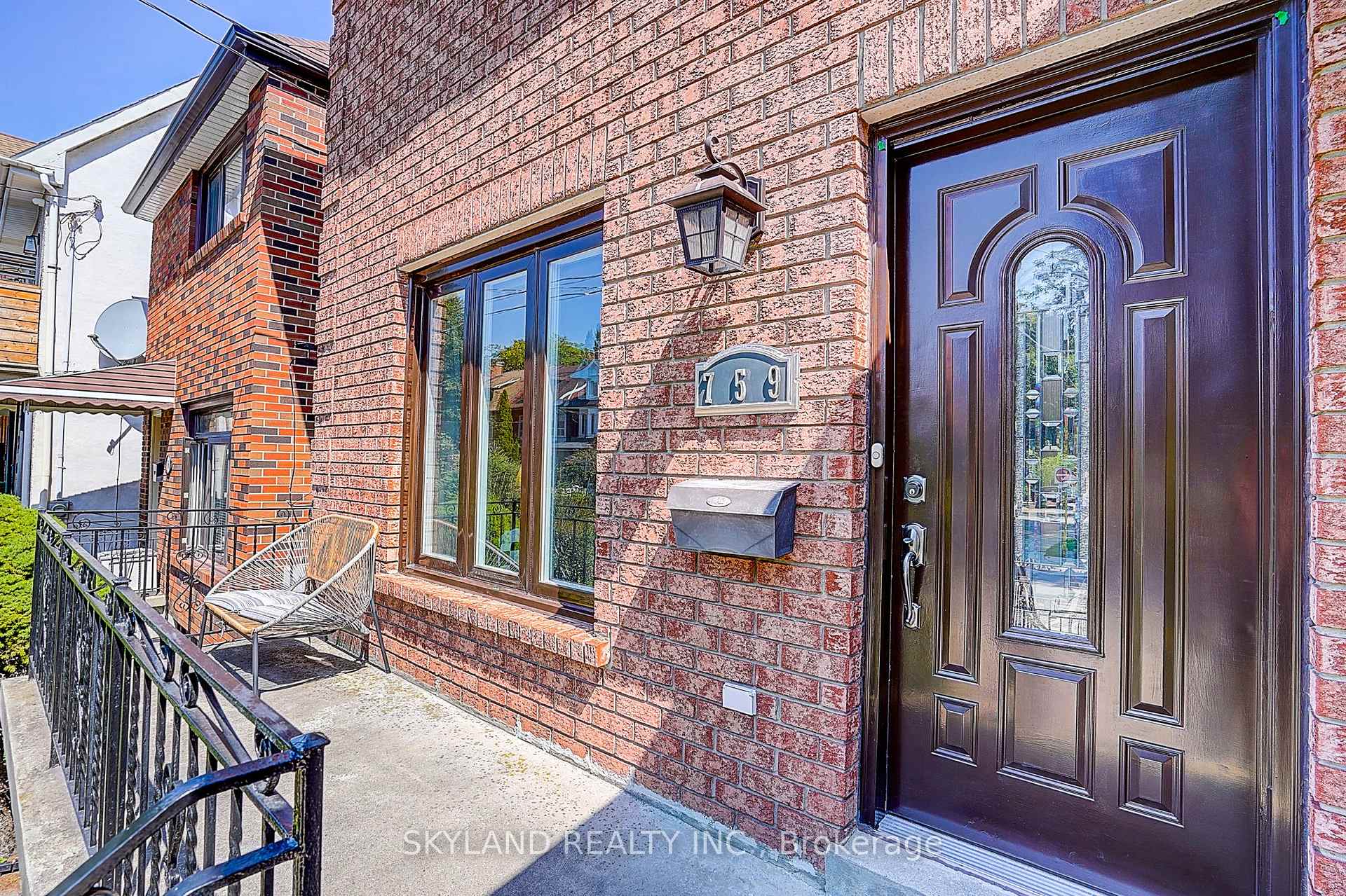 Photo 3 of 759 Shaw Street, Toronto, Dovercourt-Wallace Emerson-Junction — HOMEH