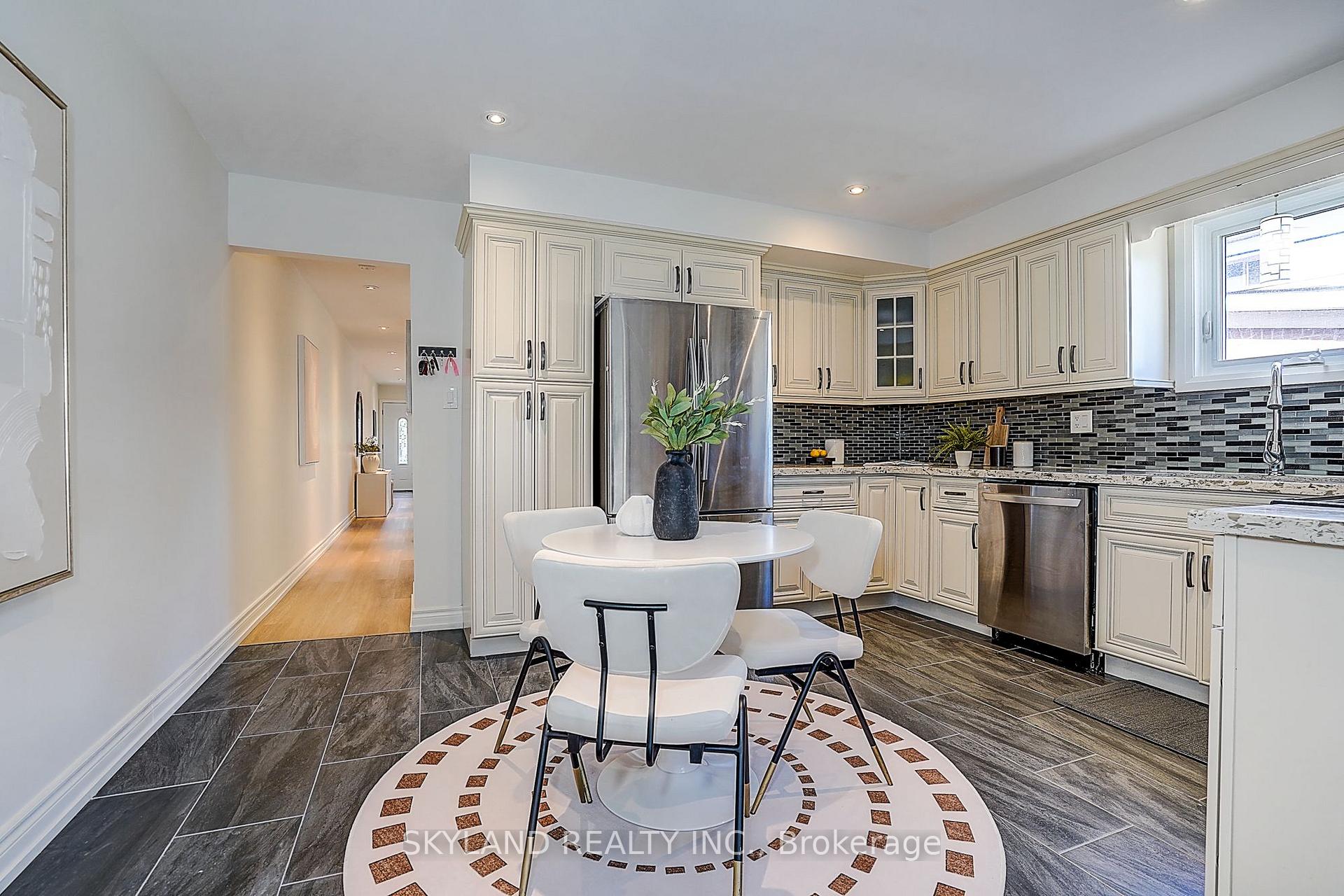 Photo 15 of 759 Shaw Street, Toronto, Dovercourt-Wallace Emerson-Junction — HOMEH